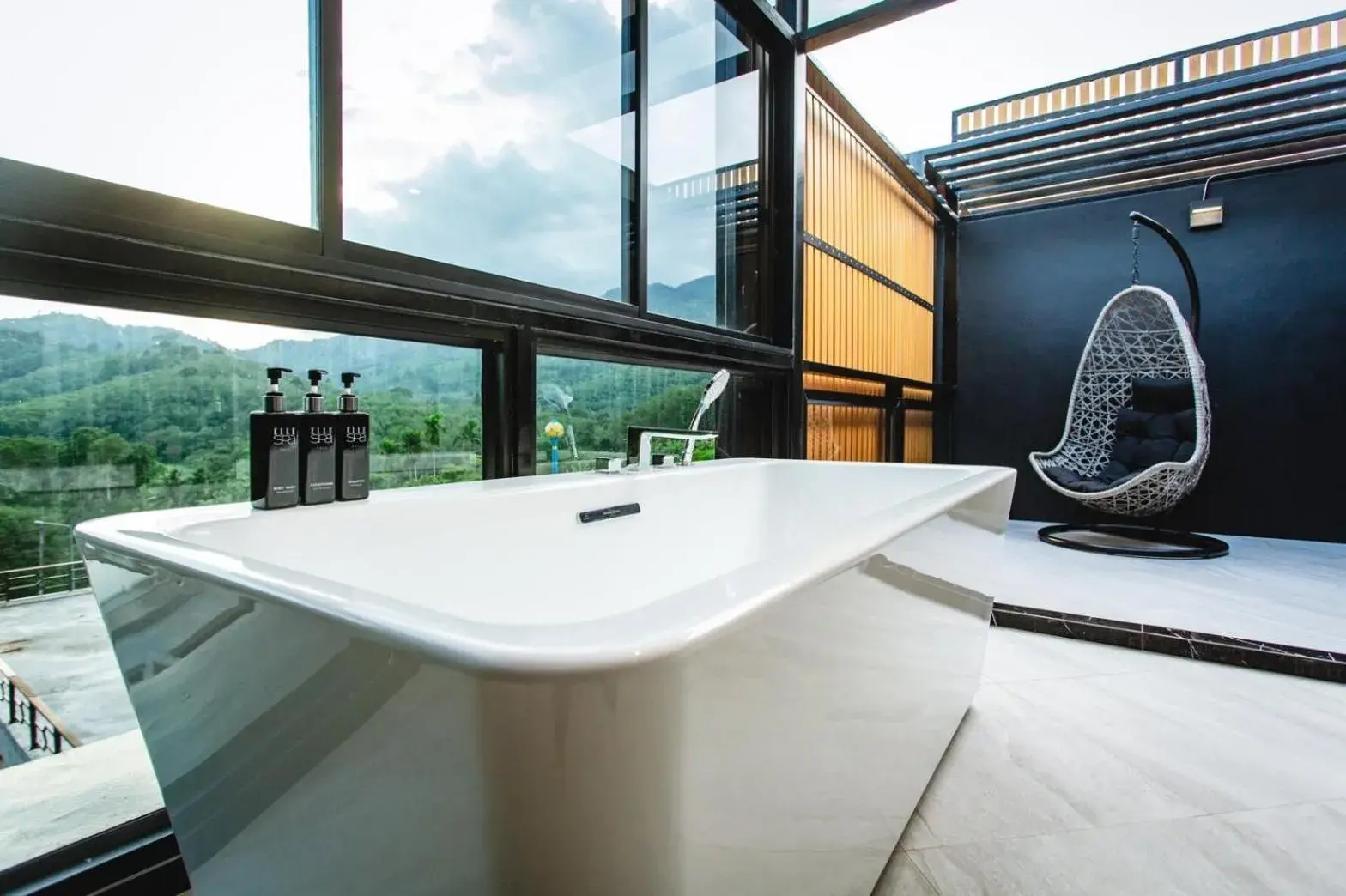 Suite with Hot Tub in D’Endless Resotel Suite with Hot Tub in D’Endless Resotel