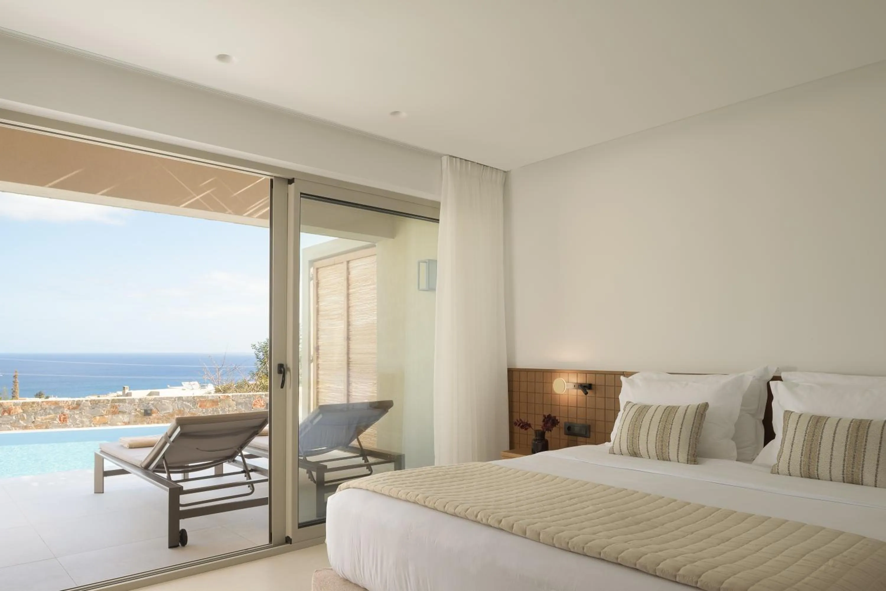 Sea view, Bed in Galaxy Suites Boutique Resort