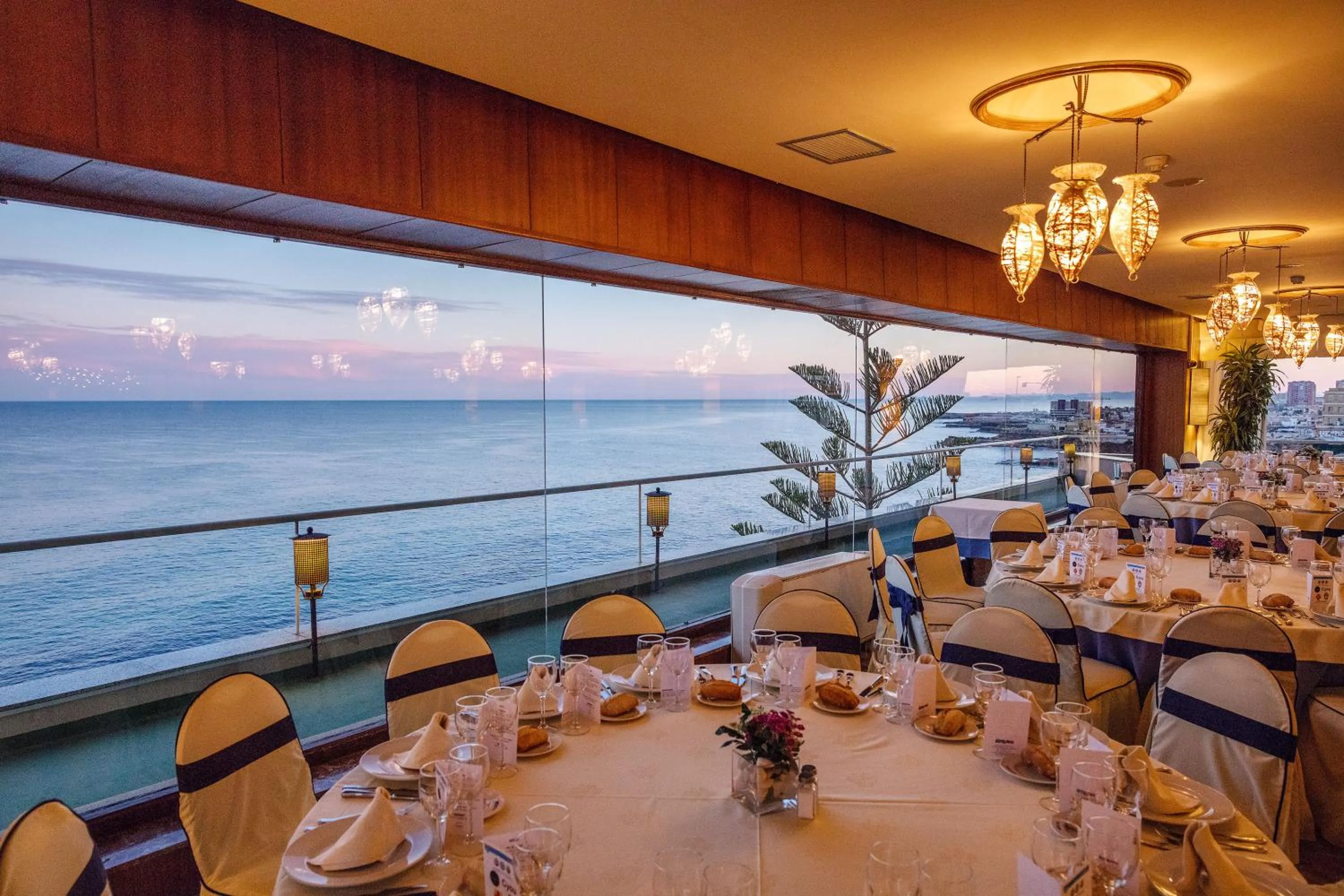 Restaurant/places to eat in Hotel Masa International