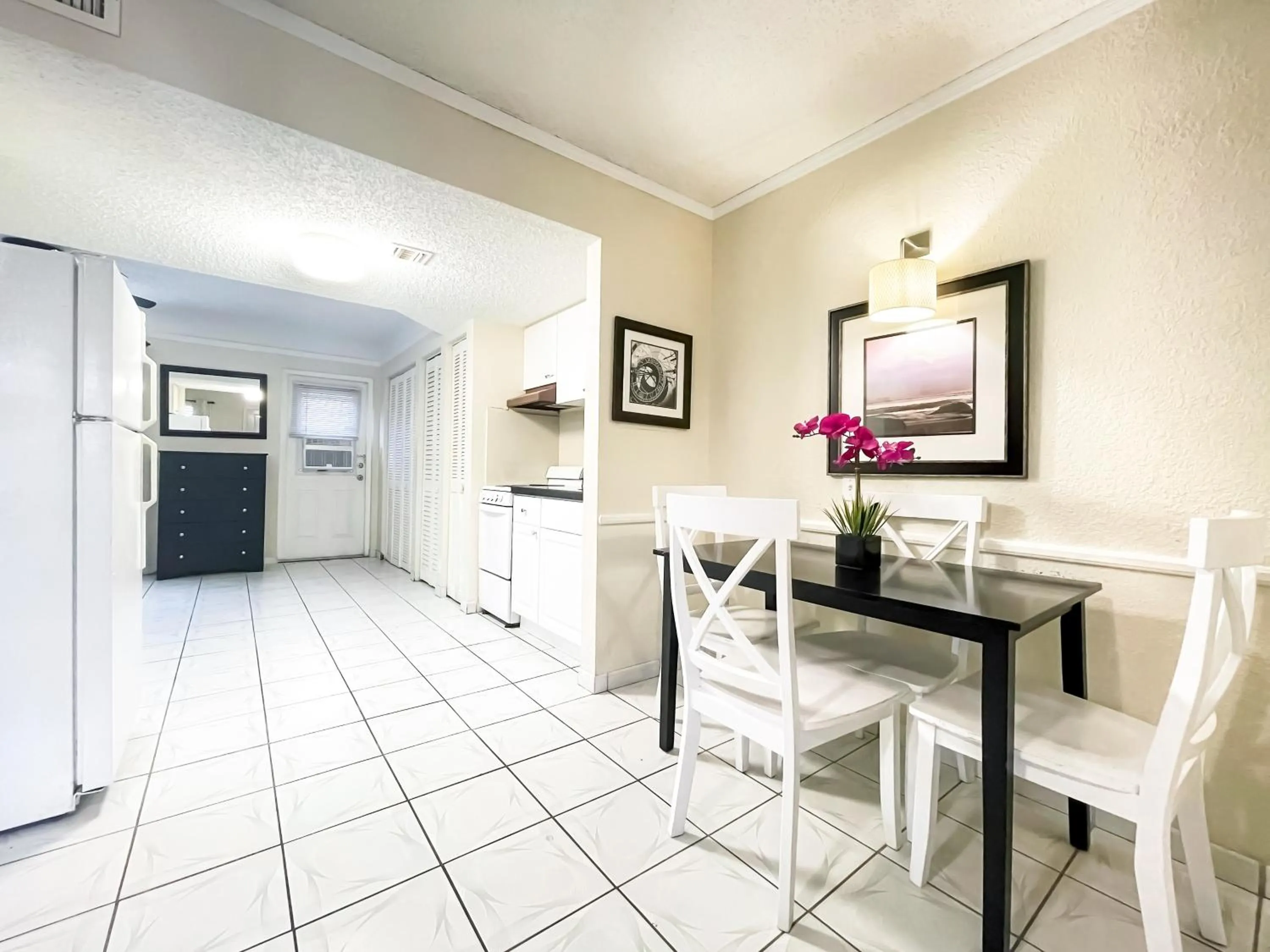 Kitchen or kitchenette in Hollywood by the Sea