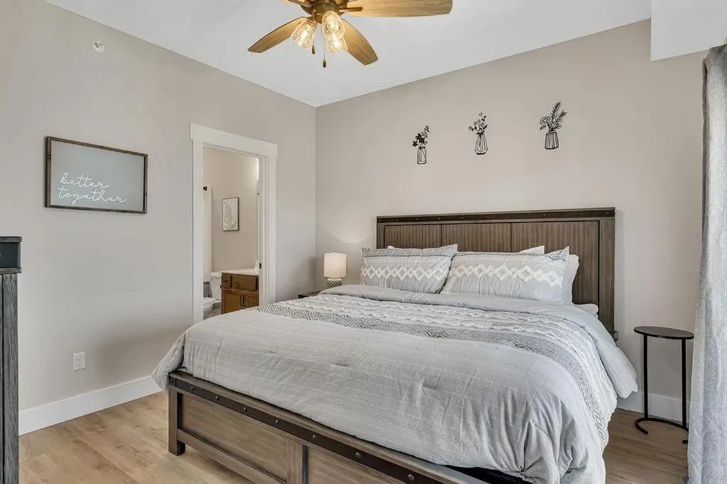 Bed in Chalet 1896 at Table Rock Lake