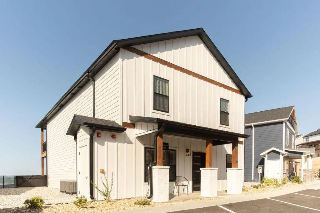 Chalet 1896 at Table Rock Lake