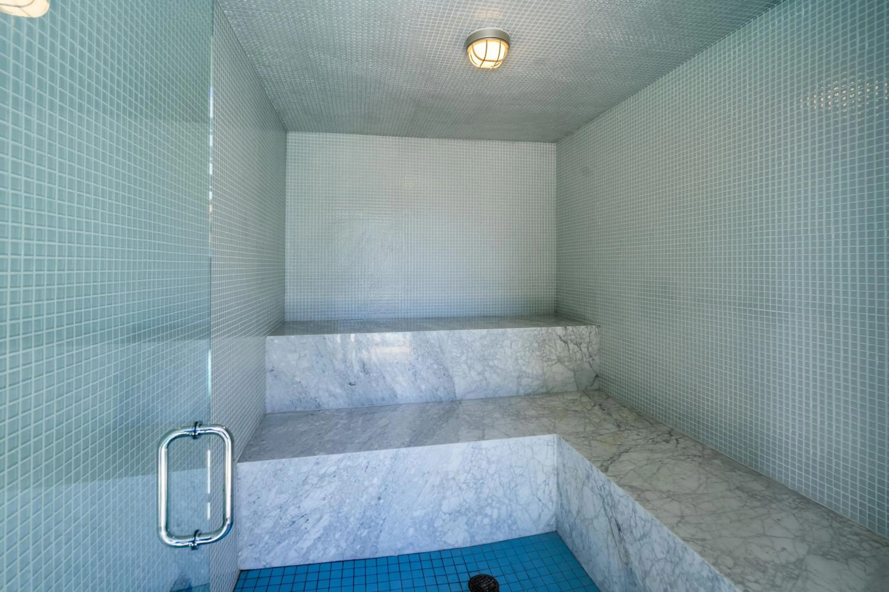 Steam room in Level Long Beach - East Village