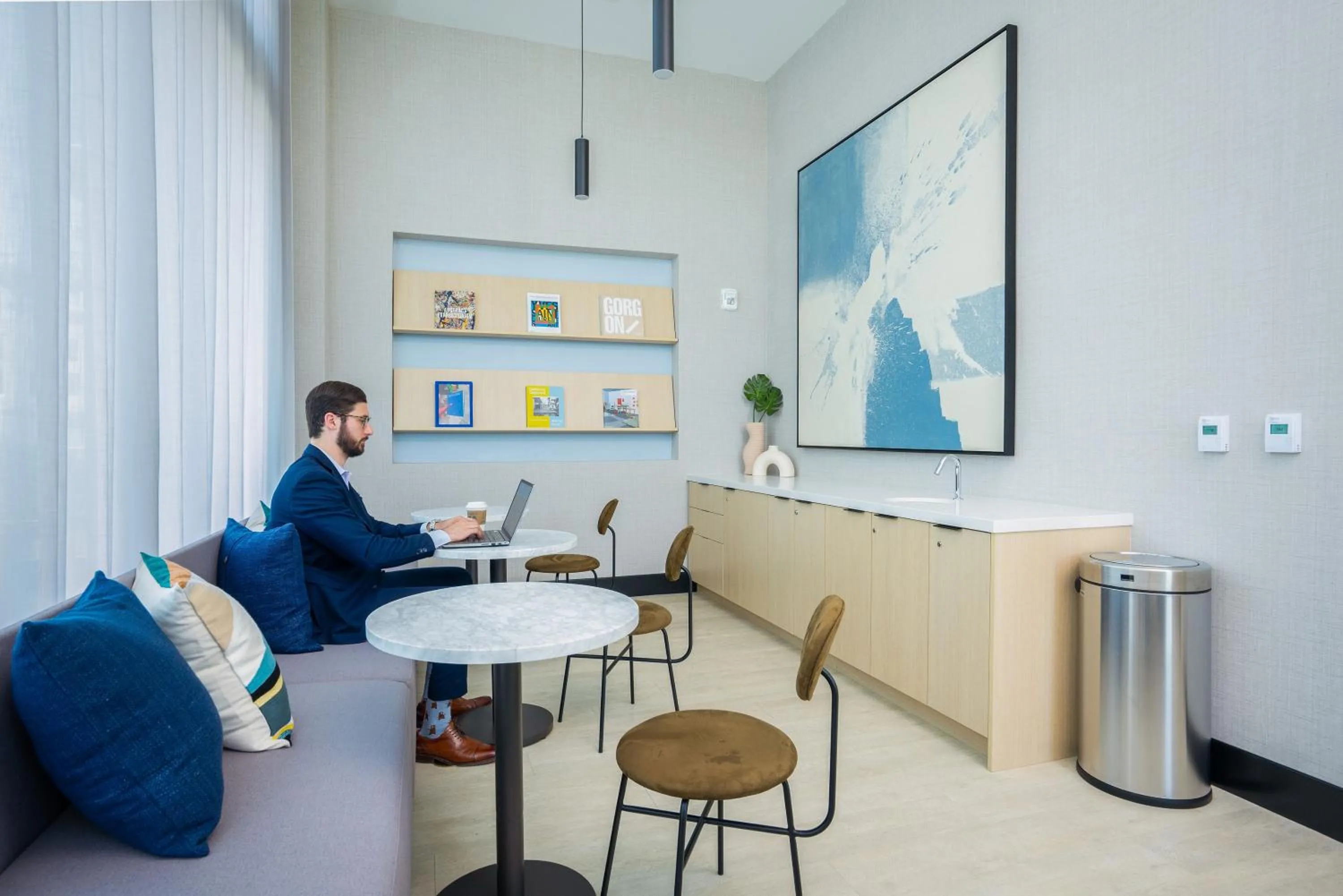 Business facilities in Level Long Beach - East Village