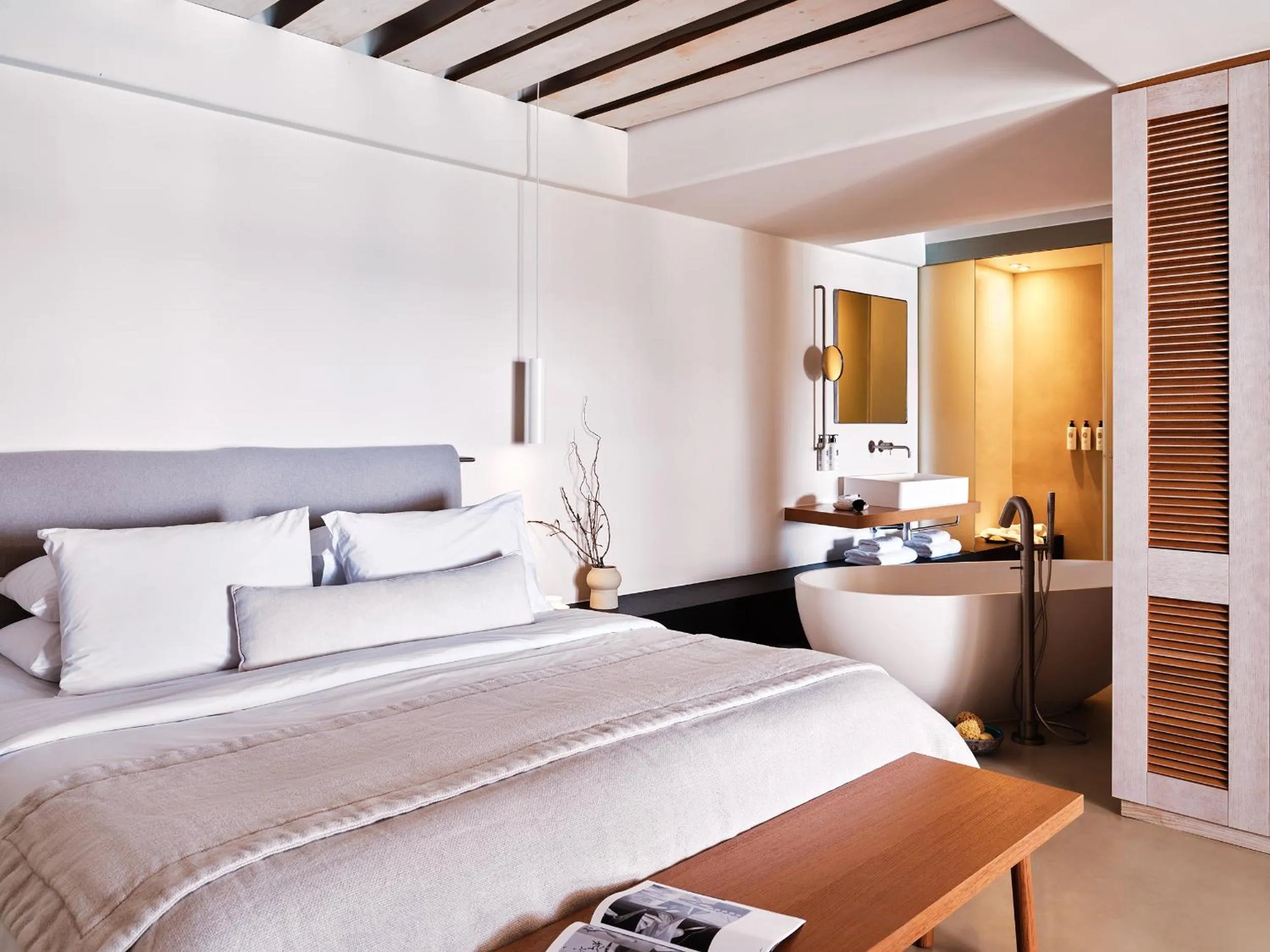 Bedroom, Bed in Bill&Coo Mykonos-The Leading Hotels of the World
