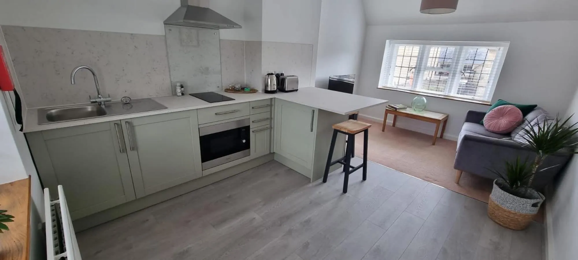 Kitchen or kitchenette in Yew Tree House