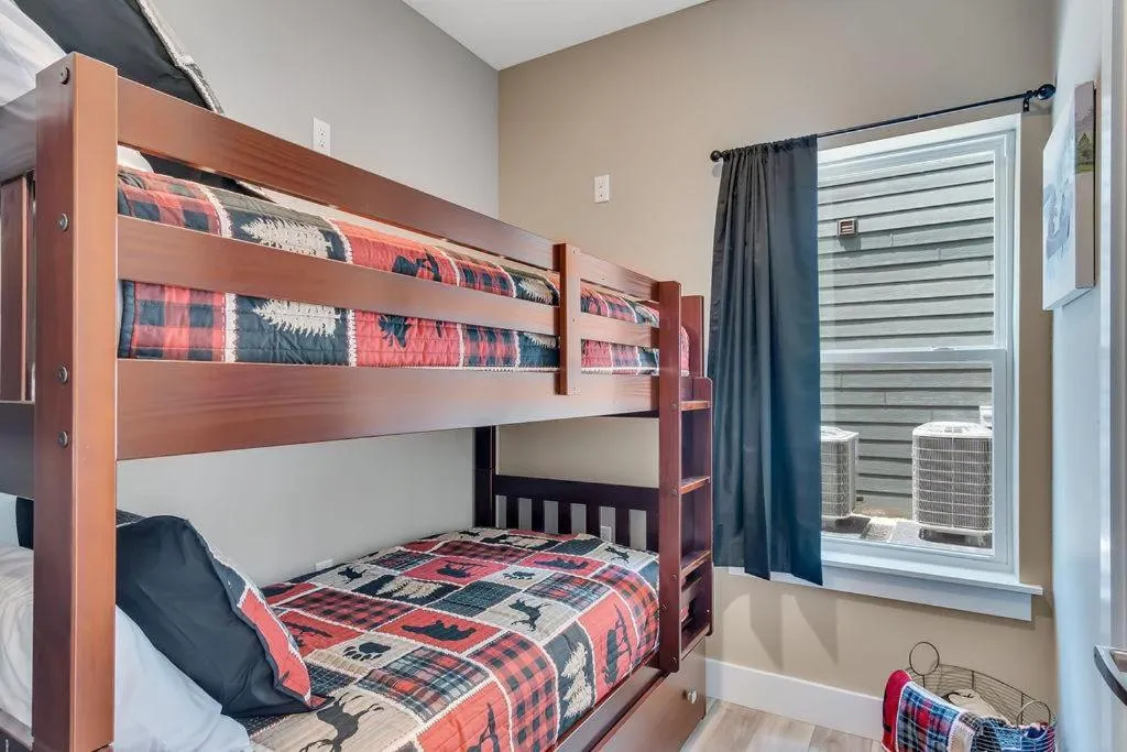 Bed in Lakehouse Lodge