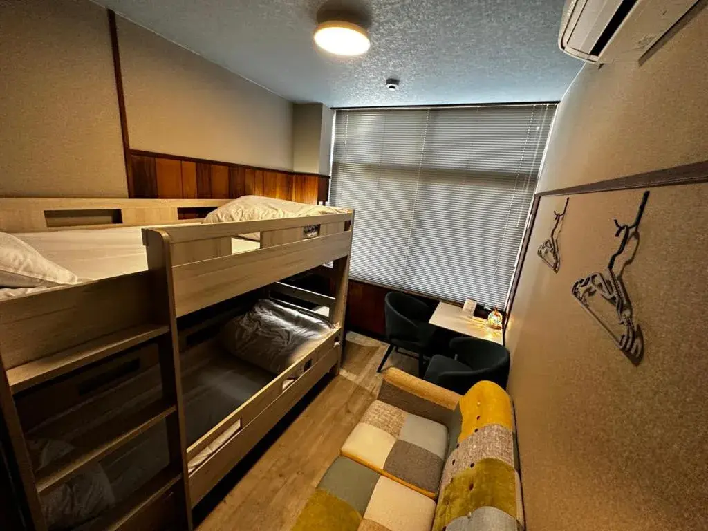 Economy Twin Room Ⅰ with Shared Bath and Toilet in Artist Village Apartments Kochi Economy Twin Room Ⅰ with Shared Bath and Toilet in Artist Village Apartments Kochi