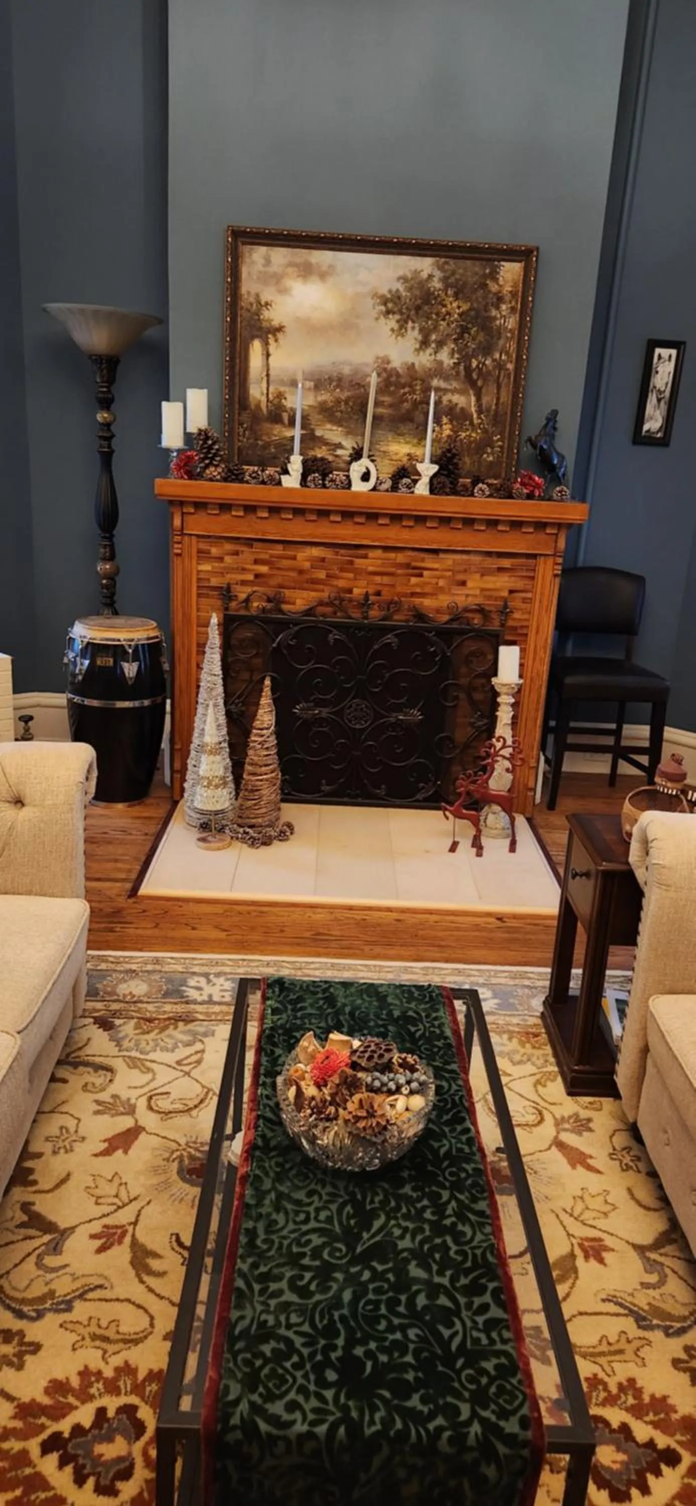 Living room in Oaklawn Inn