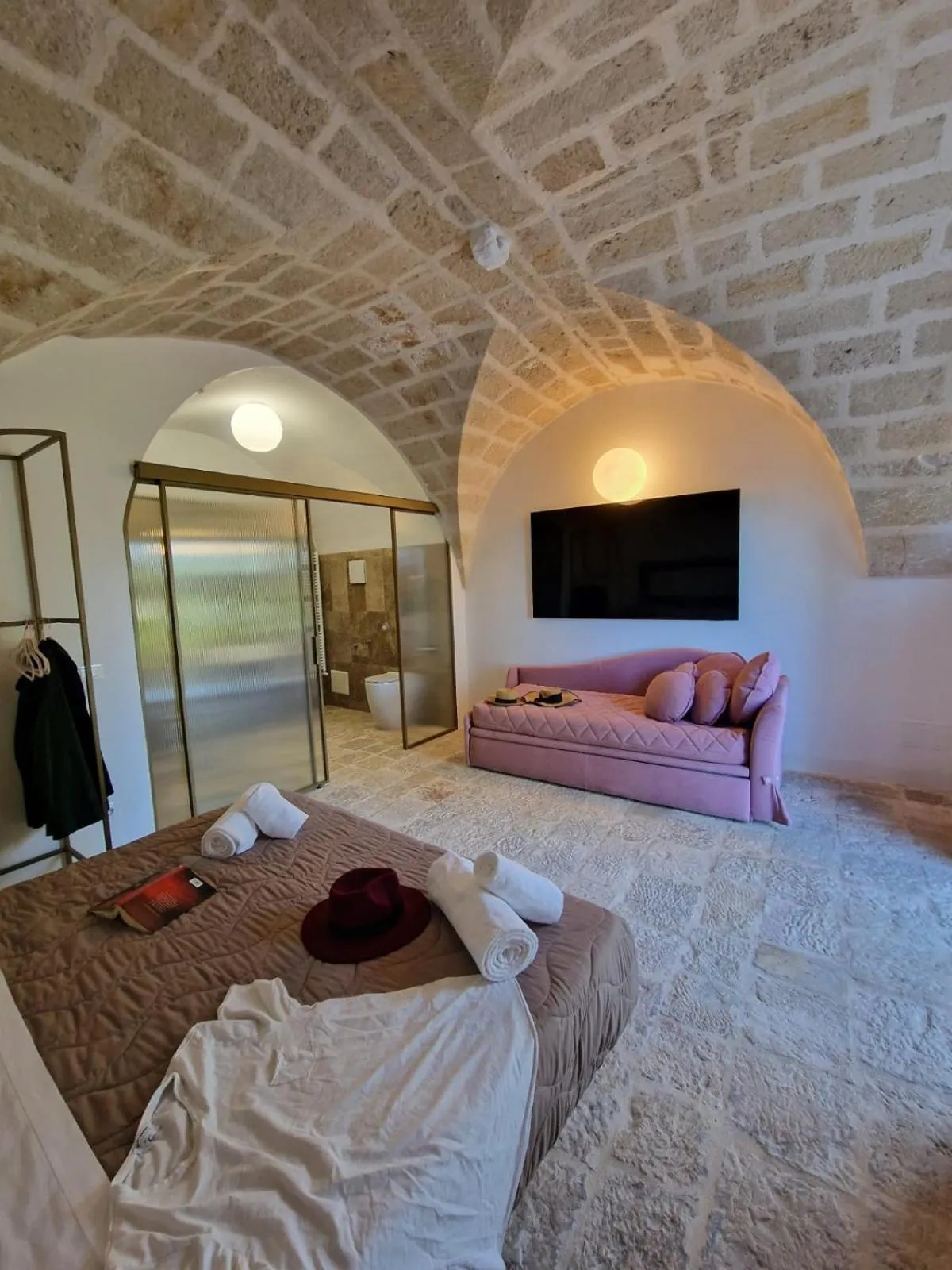 Bedroom, Bed in Imperial Paradise