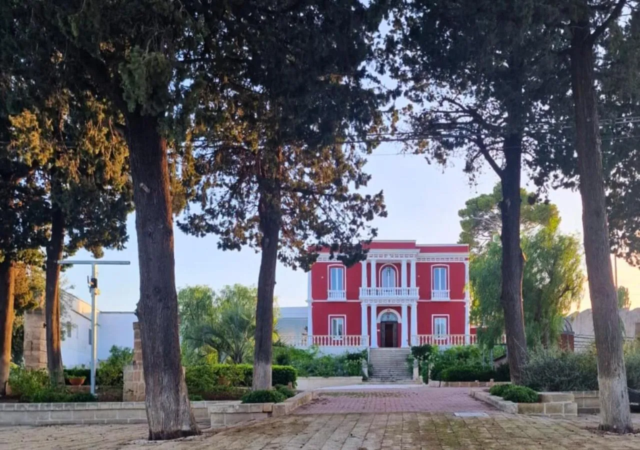 Property building in Imperial Paradise