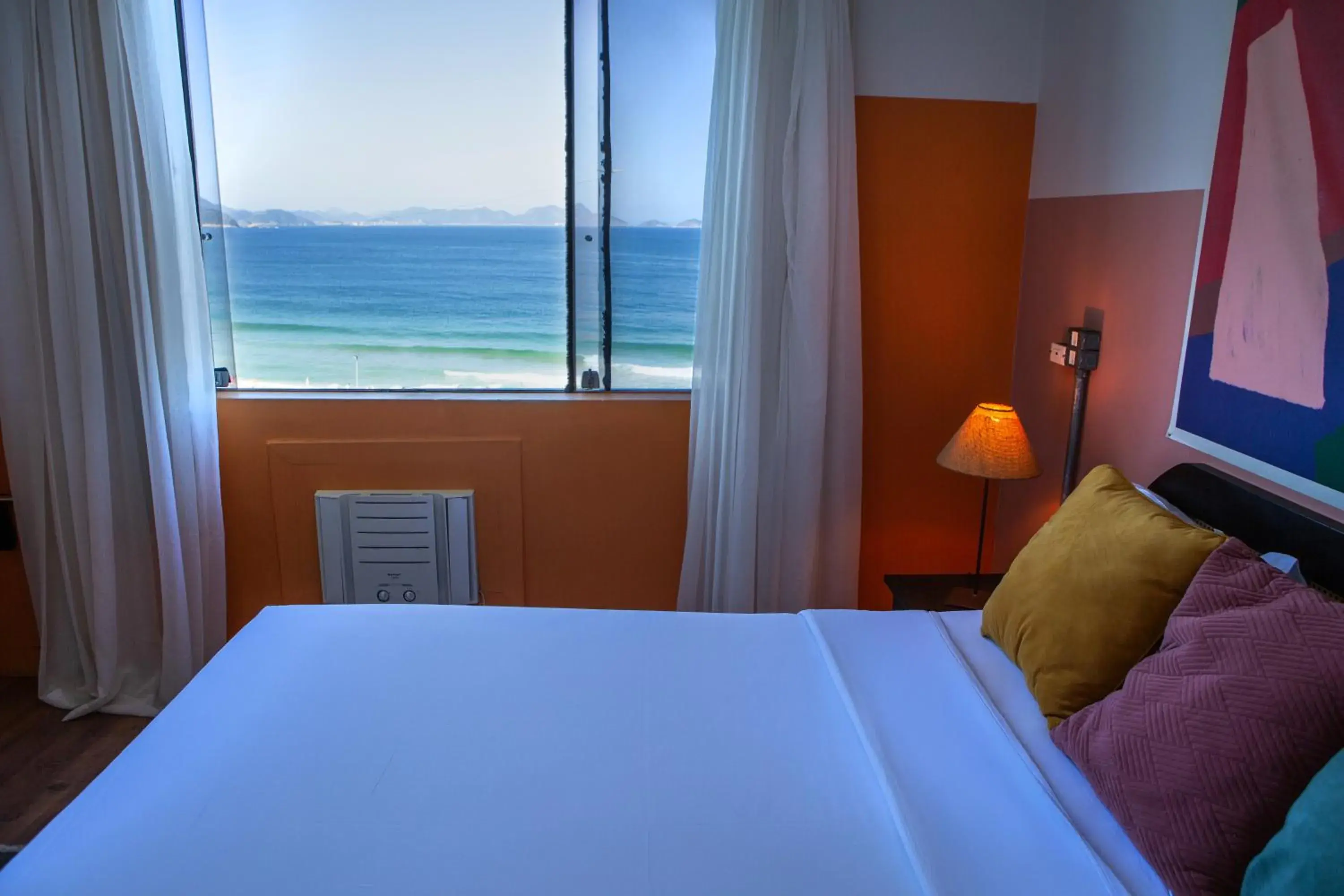 Sea view, Bed in Socialtel Copacabana Sea view, Bed in Socialtel Copacabana