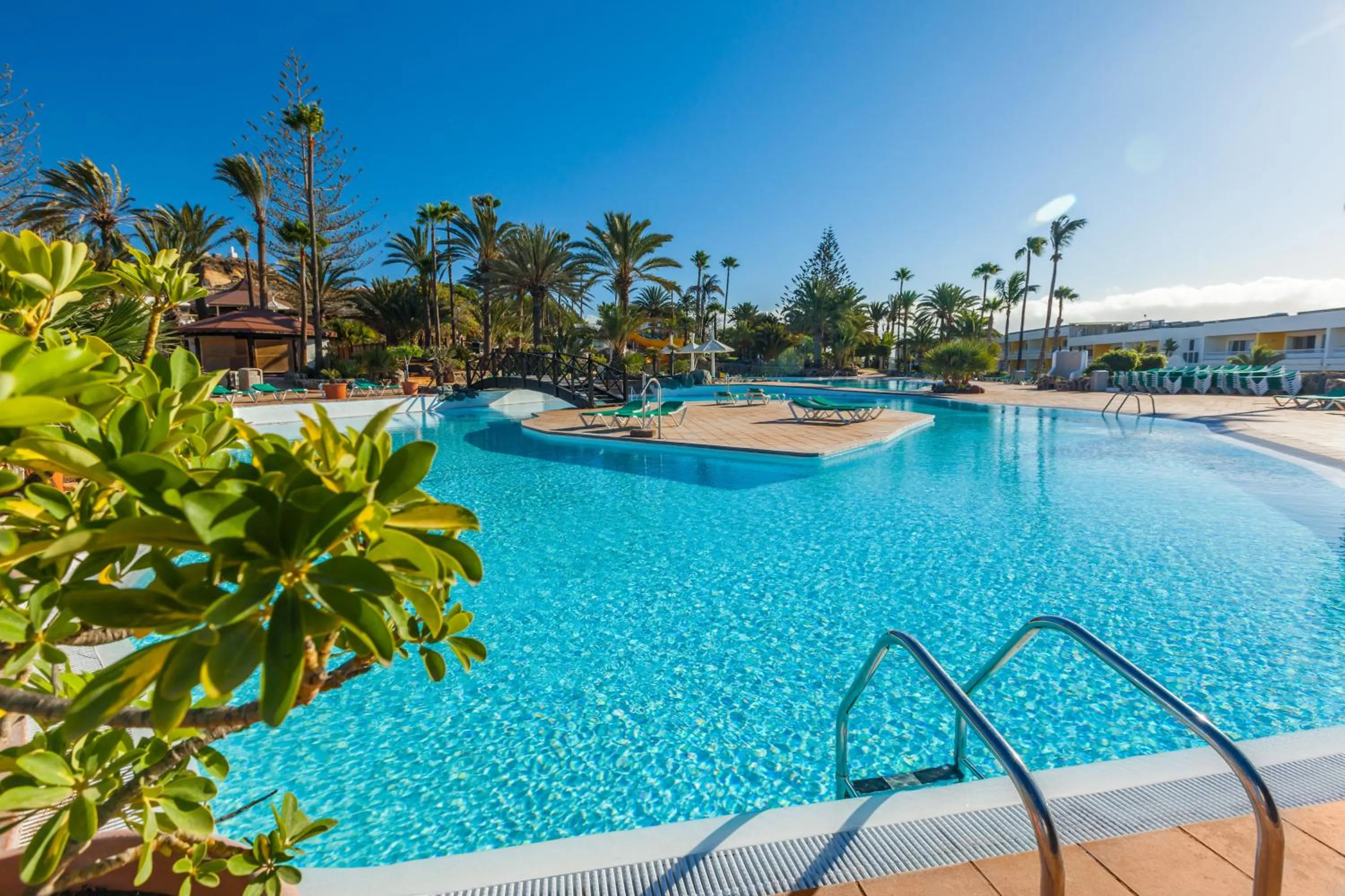 Swimming pool in Abora Interclub Atlantic by Lopesan Hotels