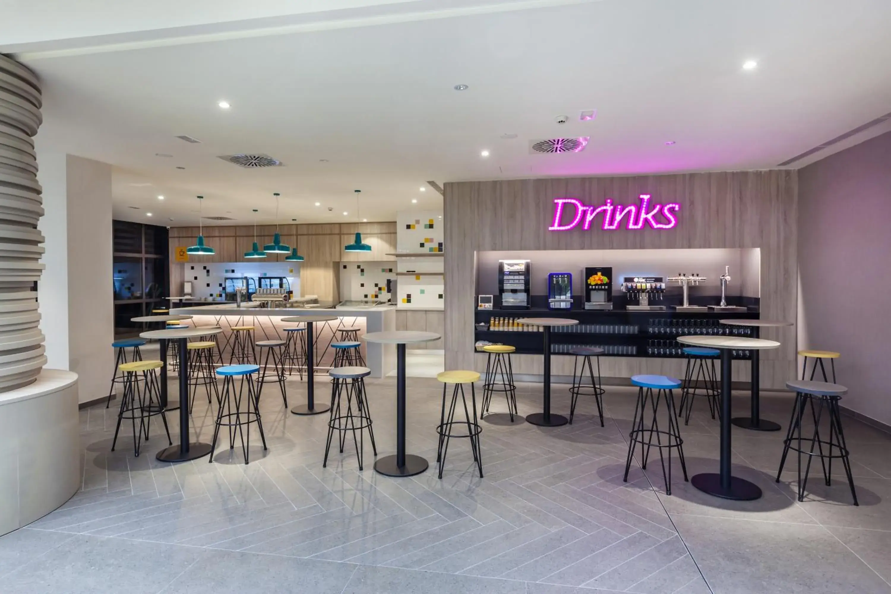 Lounge or bar in Abora Interclub Atlantic by Lopesan Hotels Lounge or bar in Abora Interclub Atlantic by Lopesan Hotels