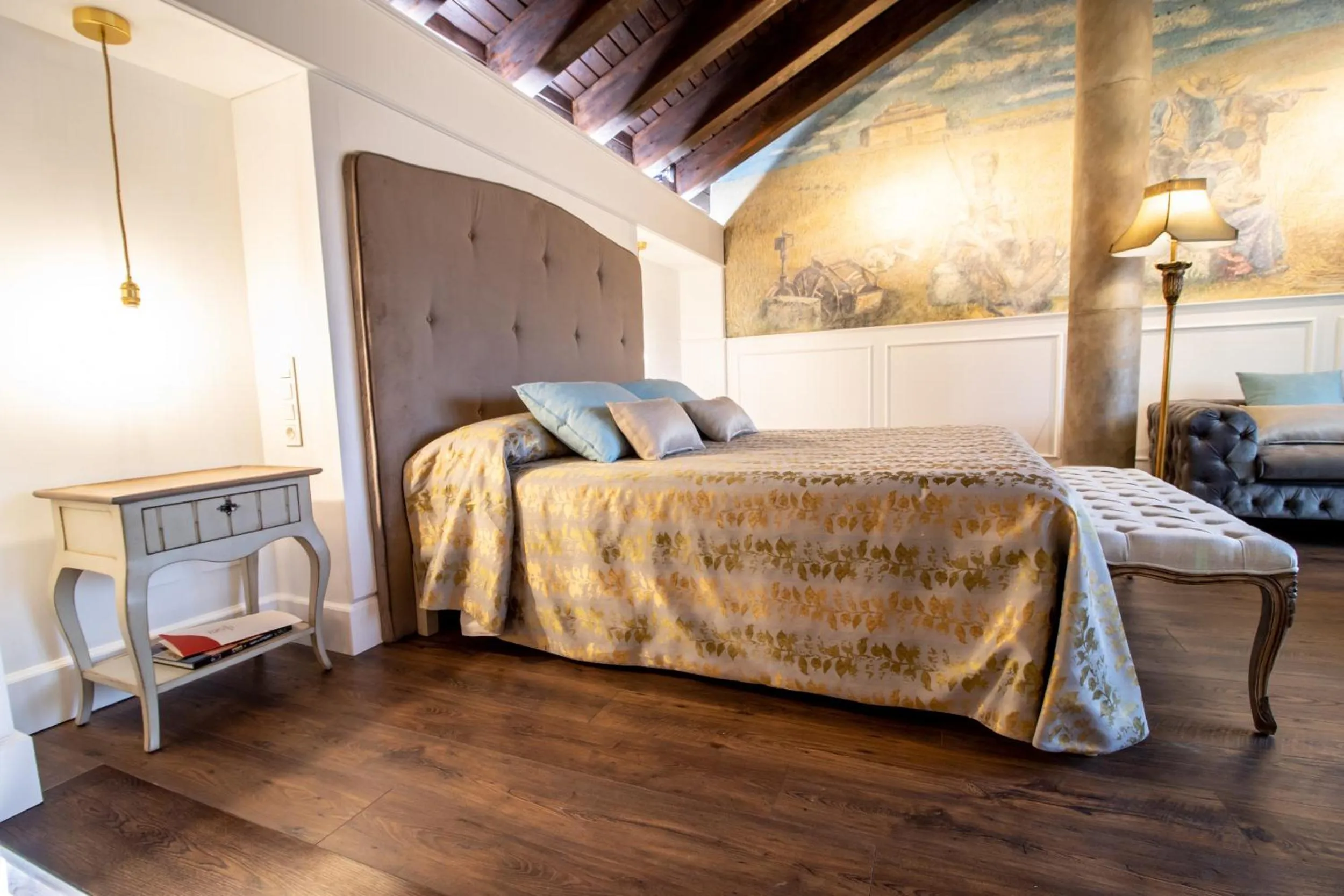 Bed in Posada Los Condestables Hotel & Spa