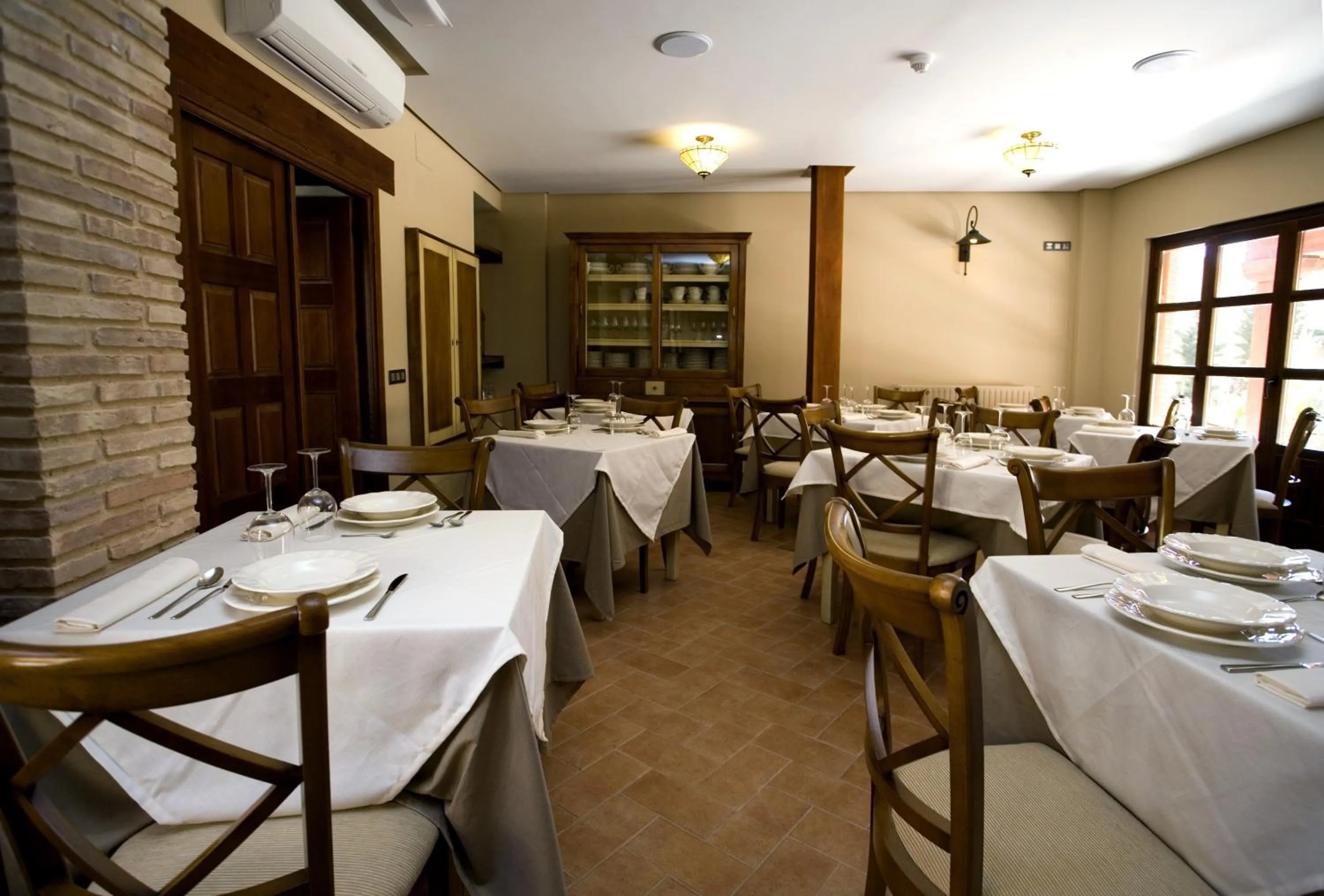 Restaurant/places to eat in Posada Los Condestables Hotel & Spa