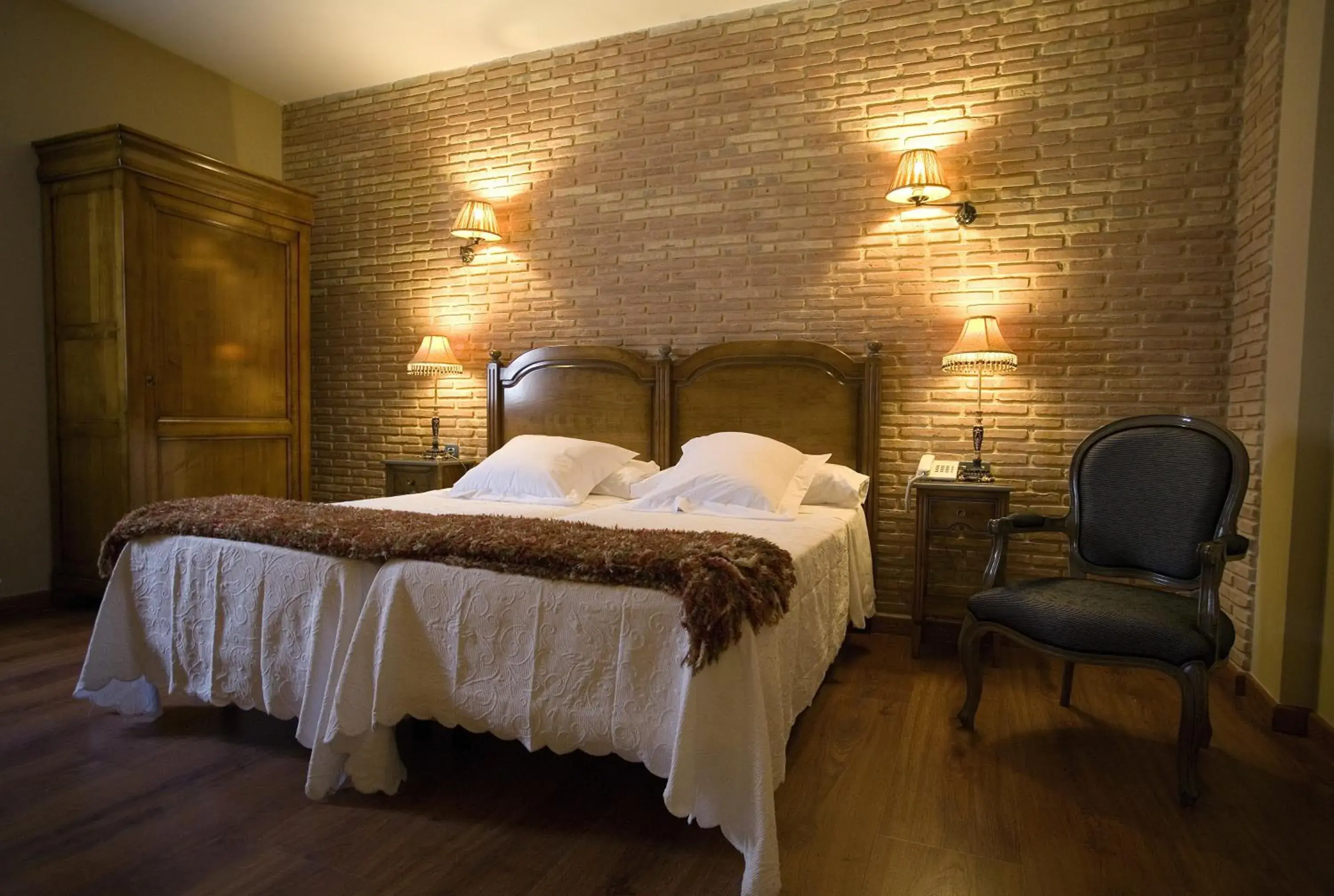 Triple Room in Posada Los Condestables Hotel & Spa Triple Room in Posada Los Condestables Hotel & Spa