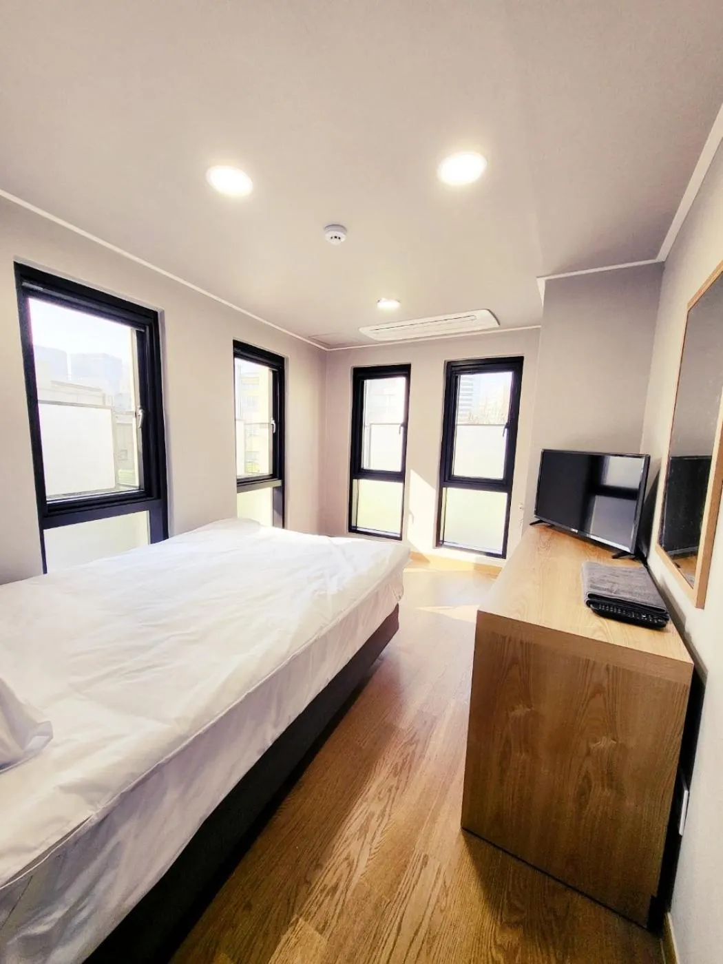 Shower, Bed in JM Stay