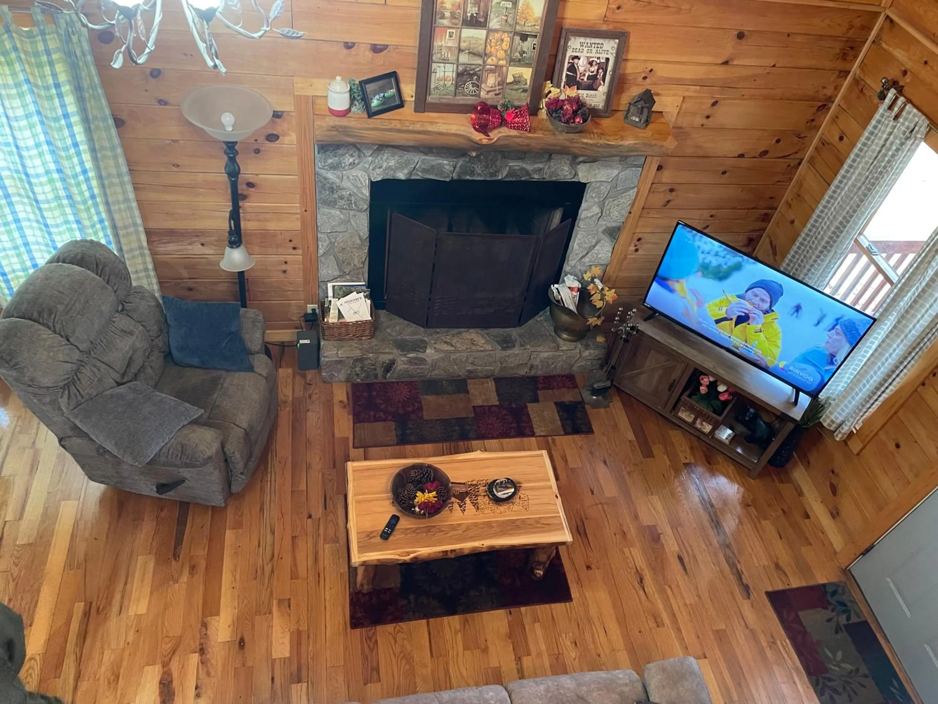 Alpenhaus Cabins Real Log Home in Helen Ga Mountains with hot tub and balconies