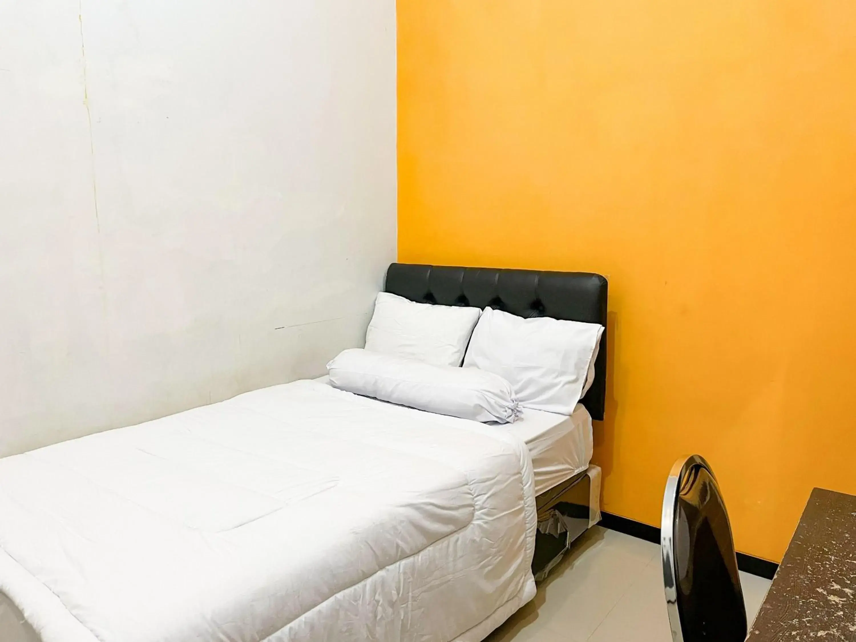 Single Room in Oma Kost 3 Probolinggo Mitra RedDoorz Single Room in Oma Kost 3 Probolinggo Mitra RedDoorz
