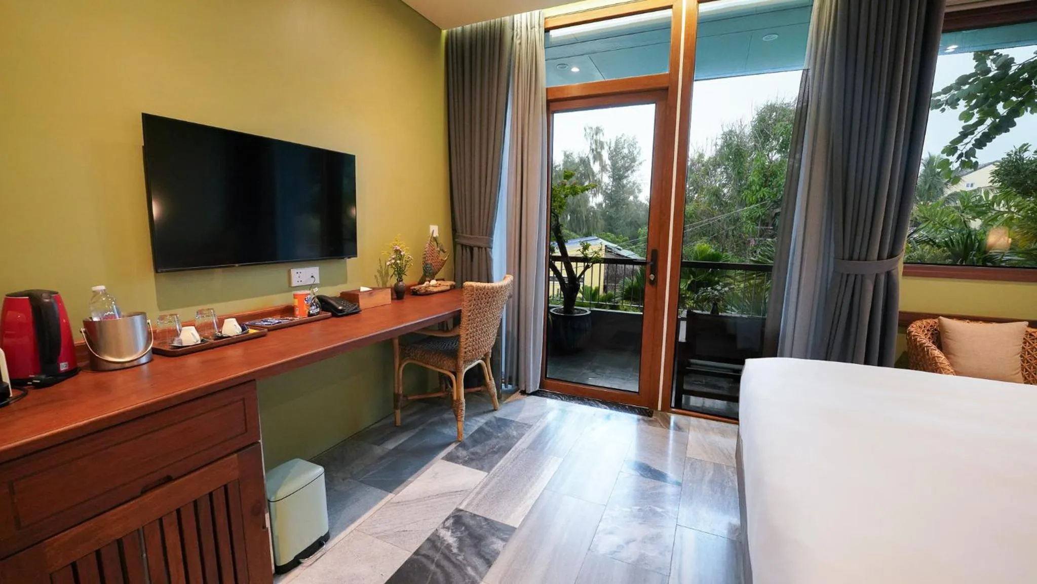 TV and multimedia in CHiEM HoiAn - The Beachside Boutique Hotel & Villa