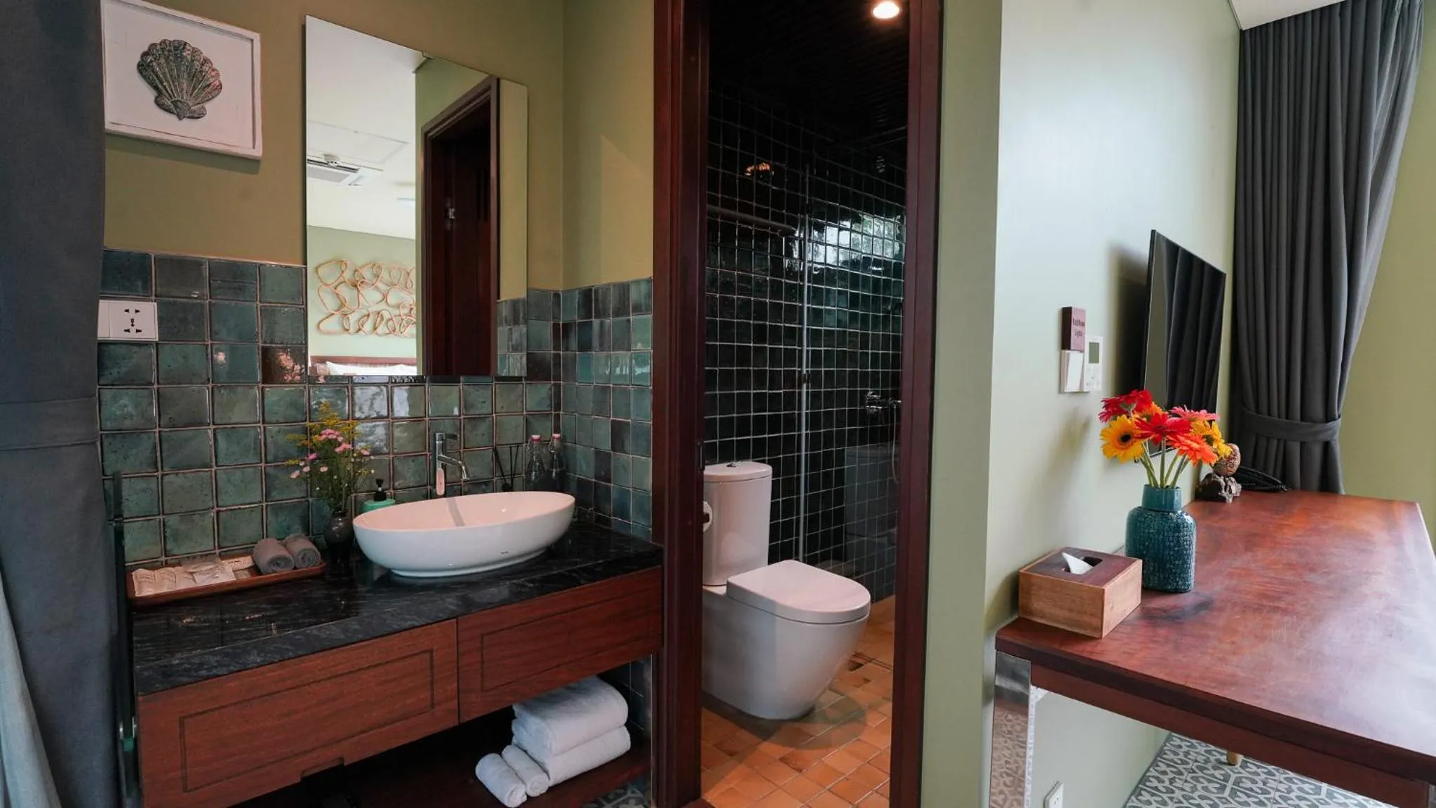 Shower in CHiEM HoiAn - The Beachside Boutique Hotel & Villa