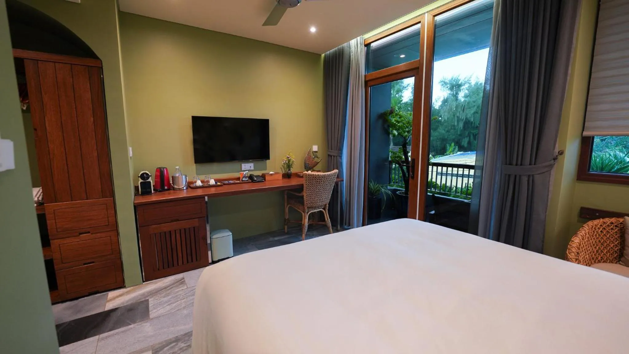 Bed in CHiEM HoiAn - The Beachside Boutique Hotel & Villa