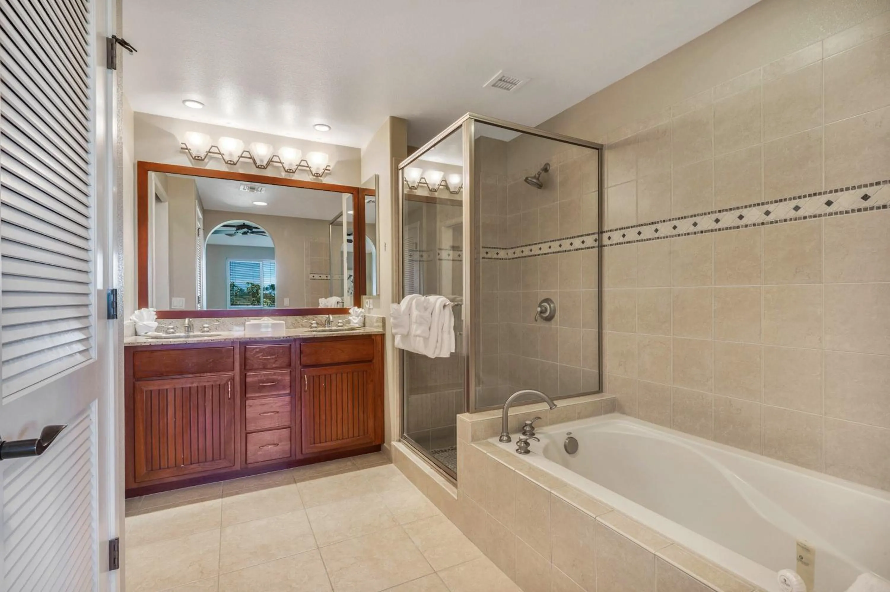 Bathroom in Palm Villas 2 Bed/2 Bath Loft #F22