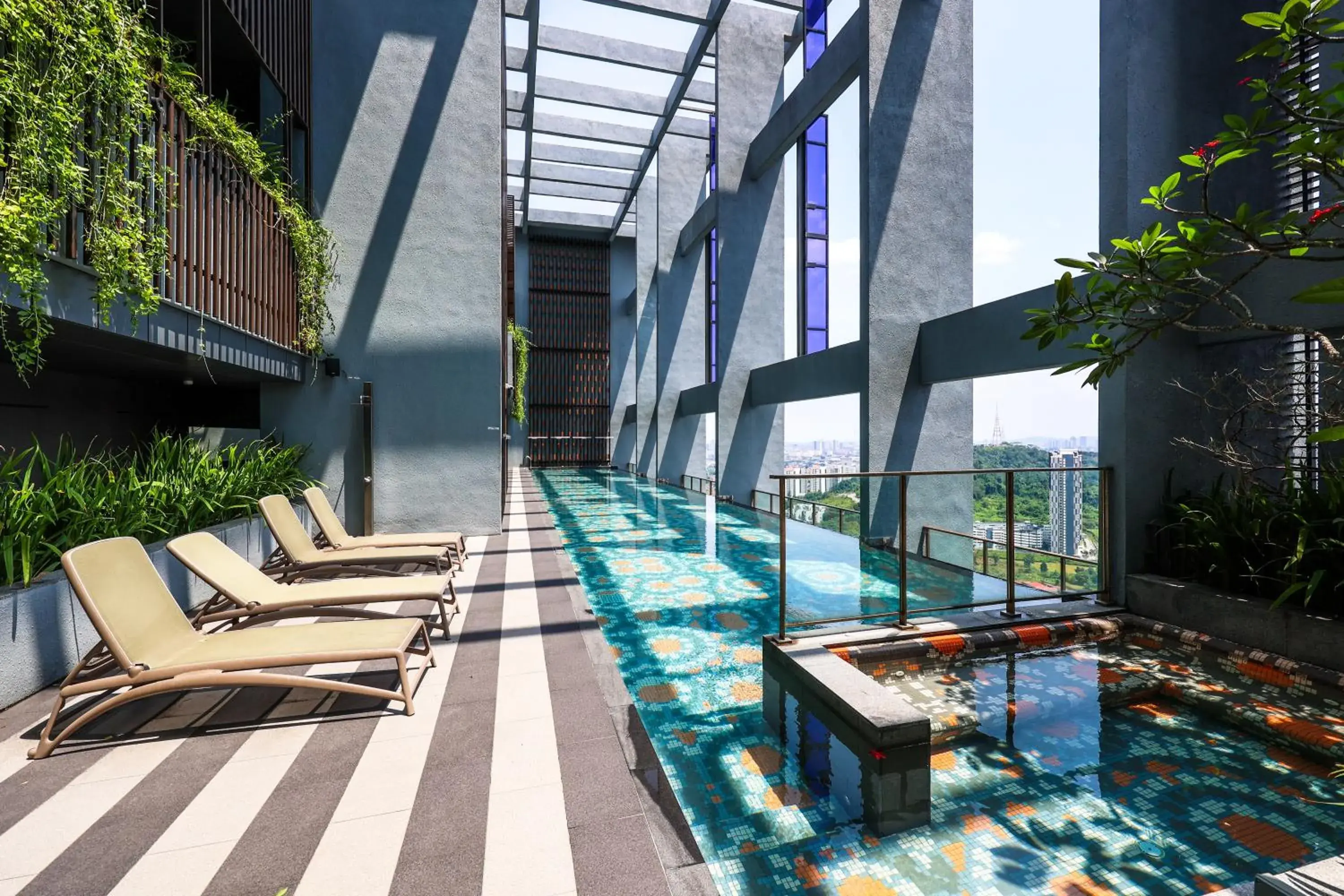 Millerz Square by MyKey Millerz Square by MyKey