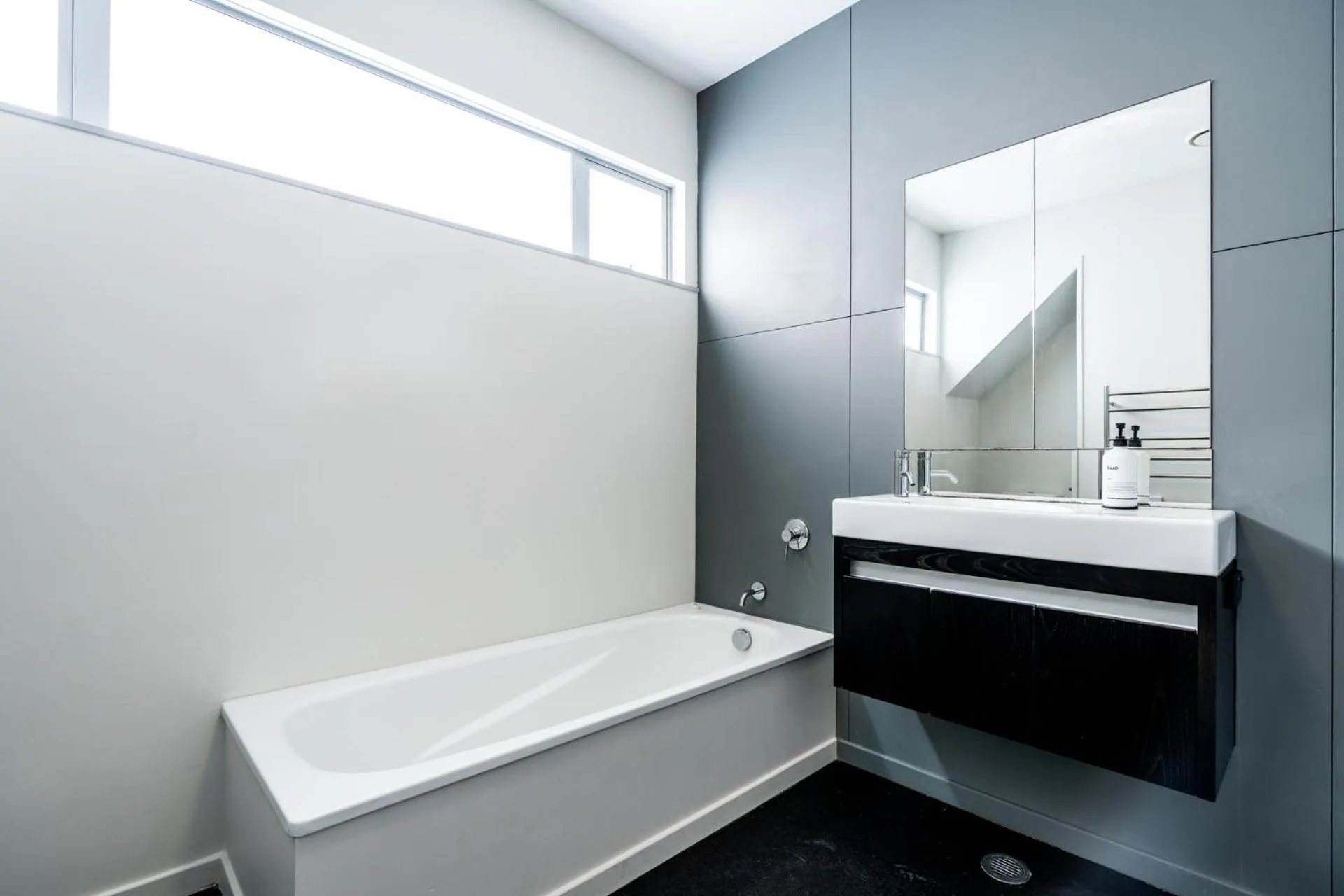 Bathroom in The Cobbler Hotel