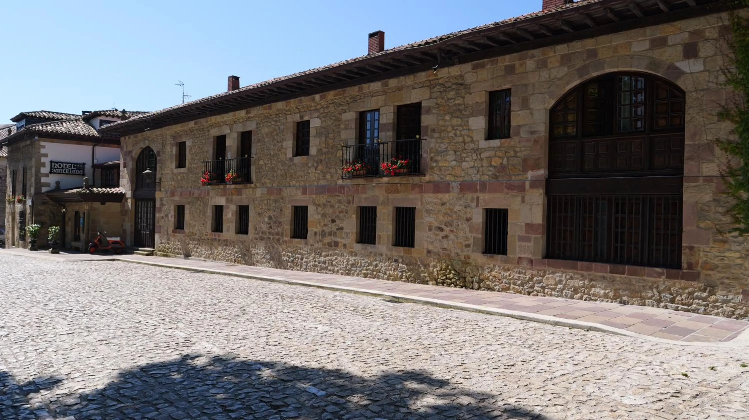 Property building in Hotel Santillana