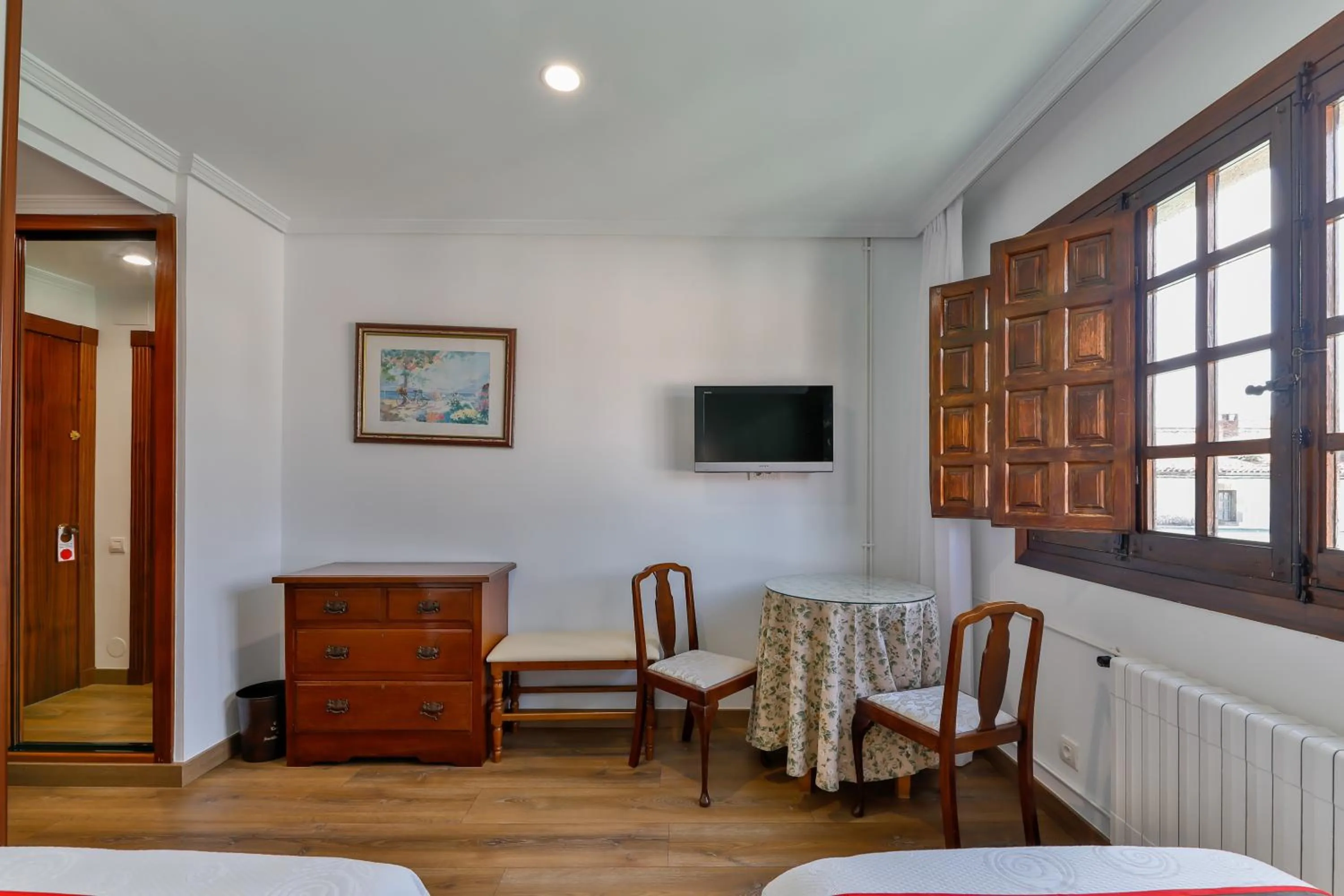 Bedroom in Hotel Santillana