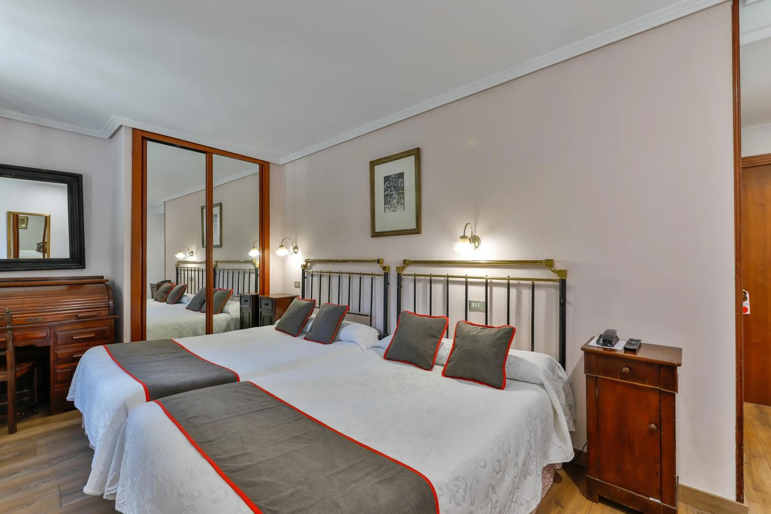 Bedroom in Hotel Santillana