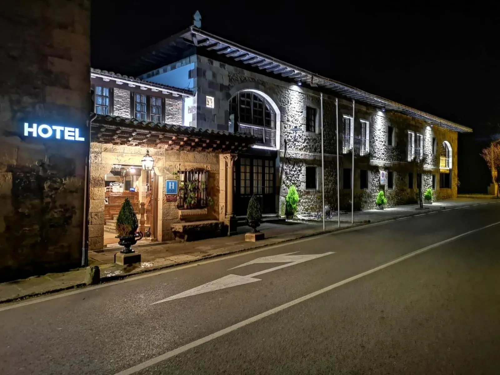 Property building in Hotel Santillana