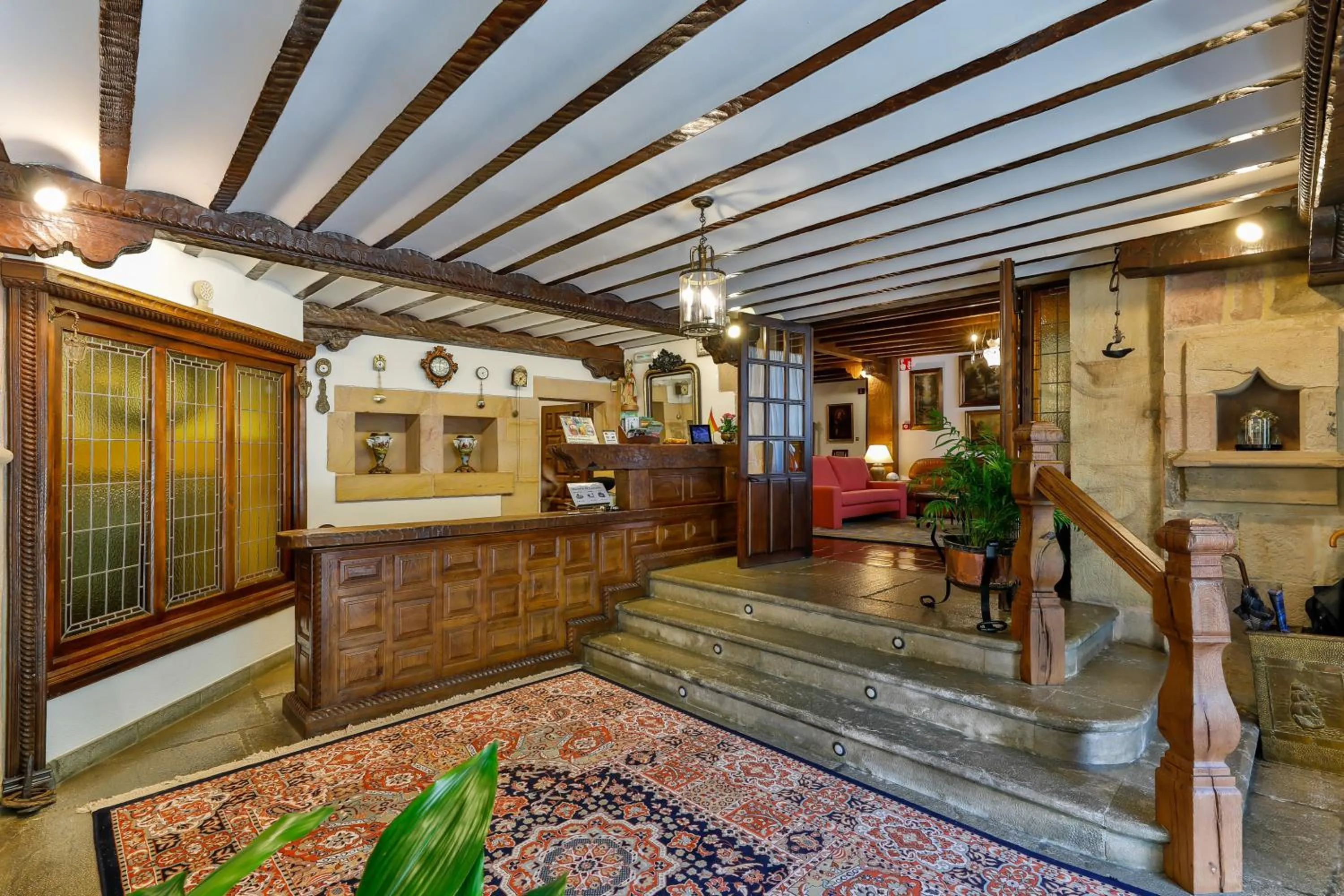 Lobby or reception in Hotel Santillana