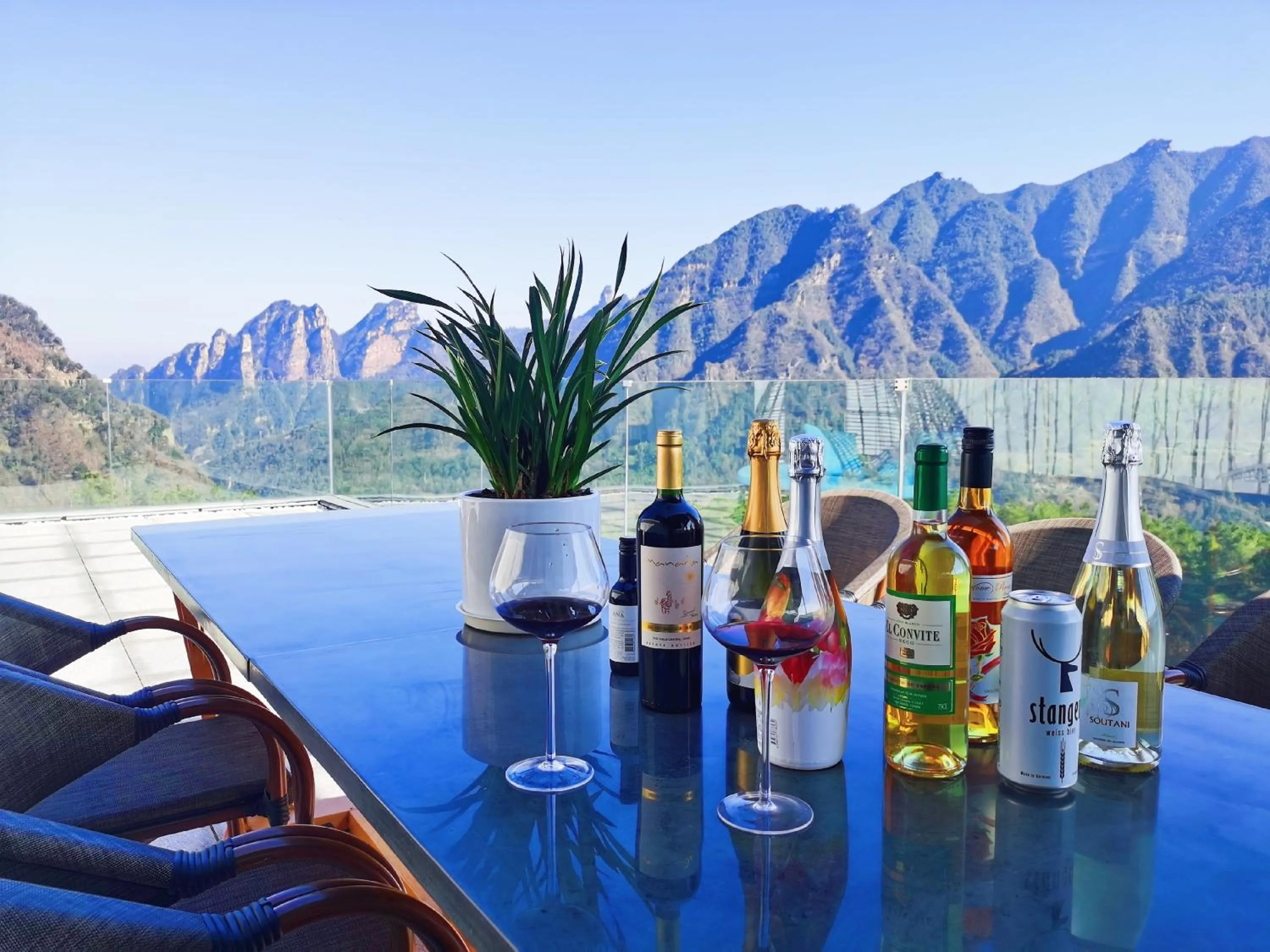 Natural landscape in XMAN Sunrise Peaks Resort