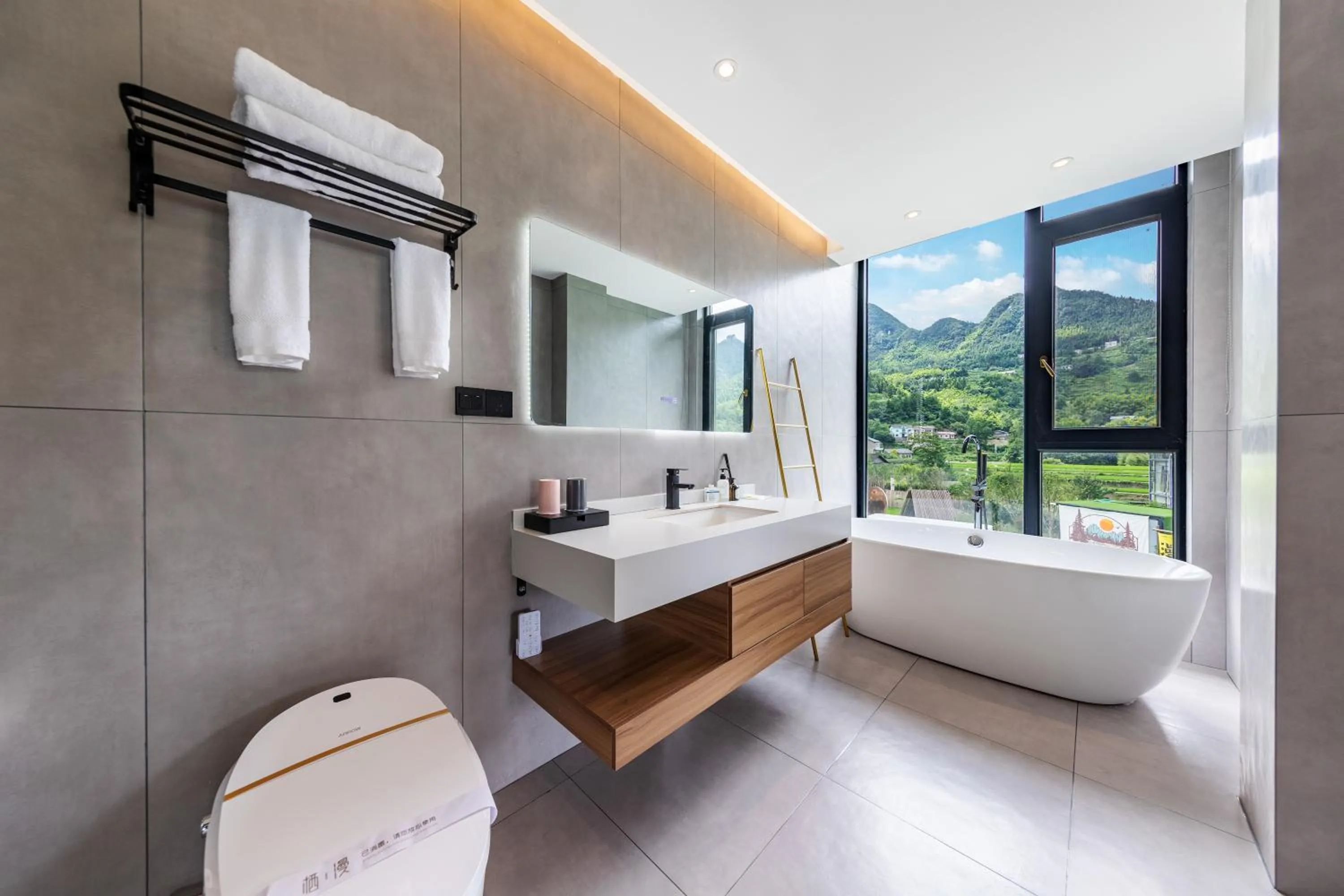 Toilet in XMAN Sunrise Peaks Resort