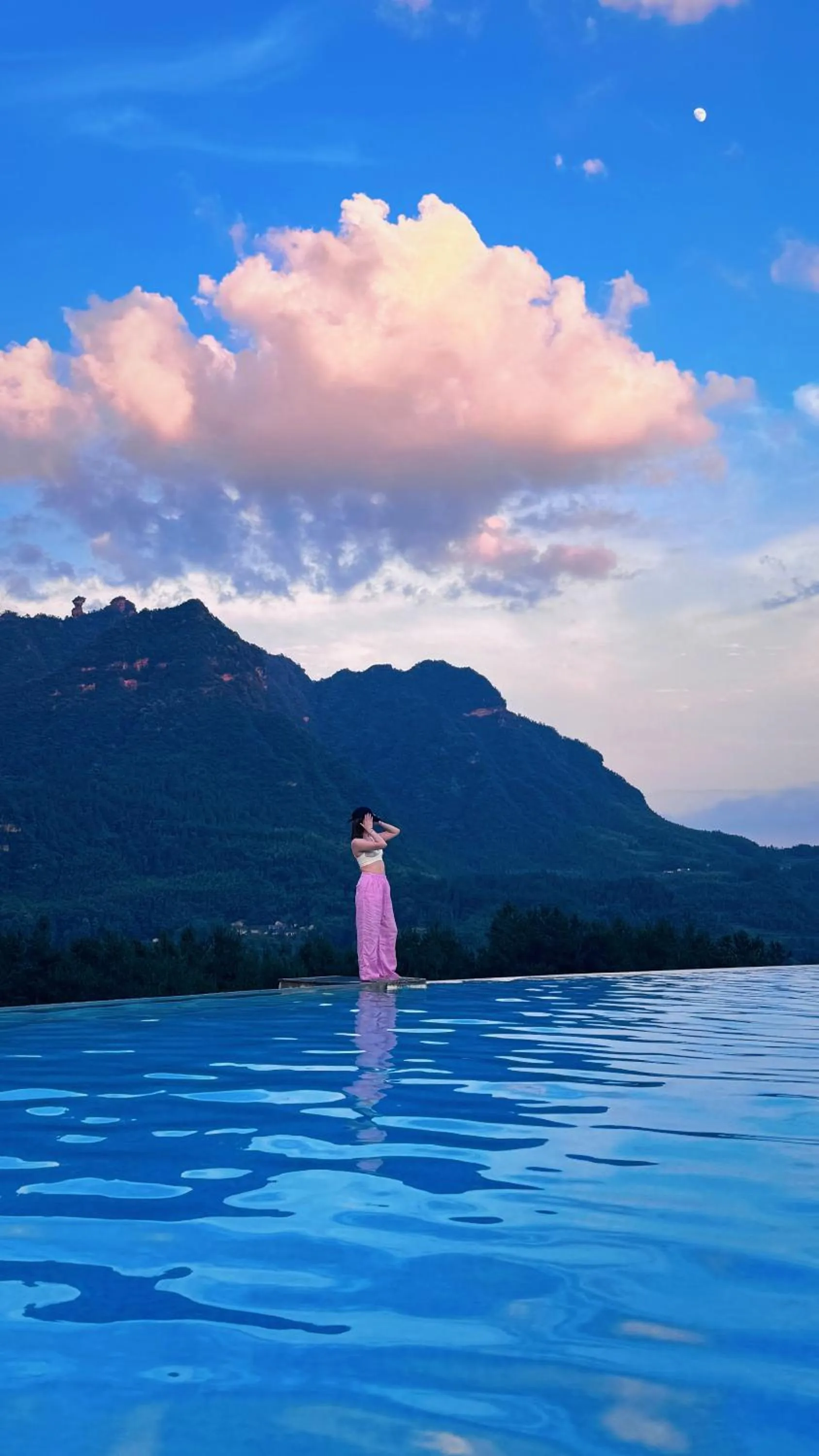 Mountain view in XMAN Sunrise Peaks Resort