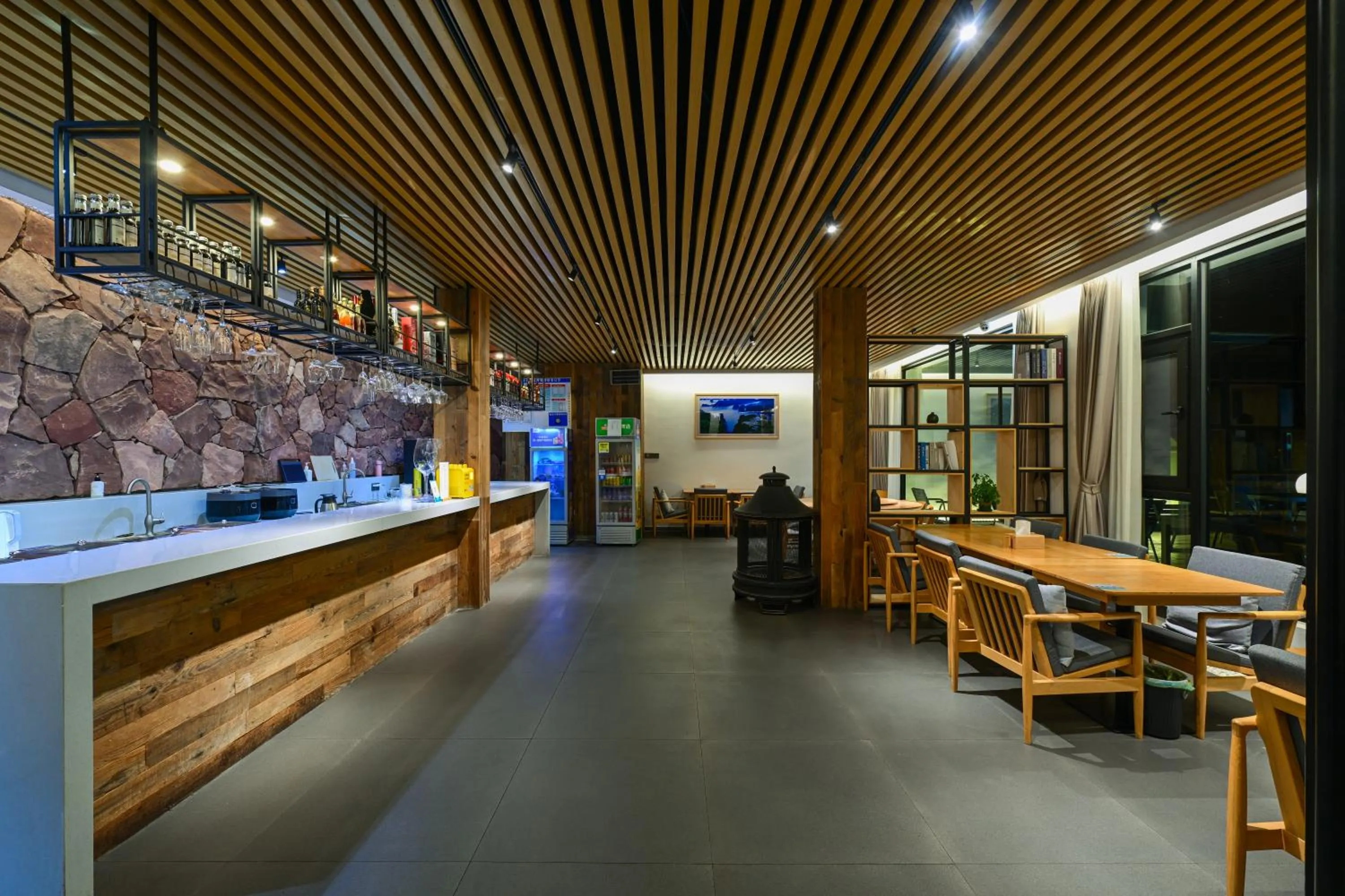 Restaurant/places to eat in XMAN Sunrise Peaks Resort