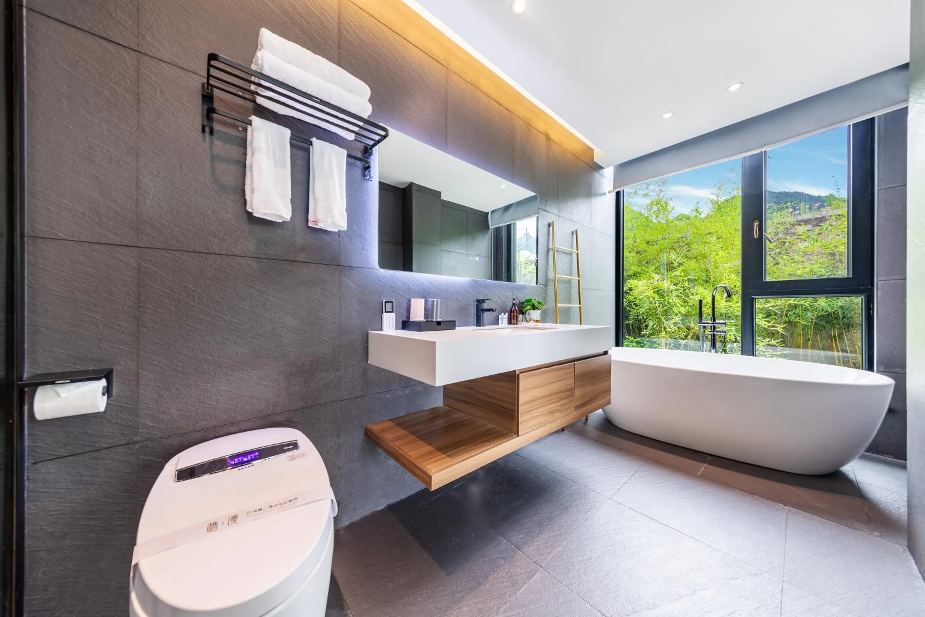 Shower in XMAN Sunrise Peaks Resort