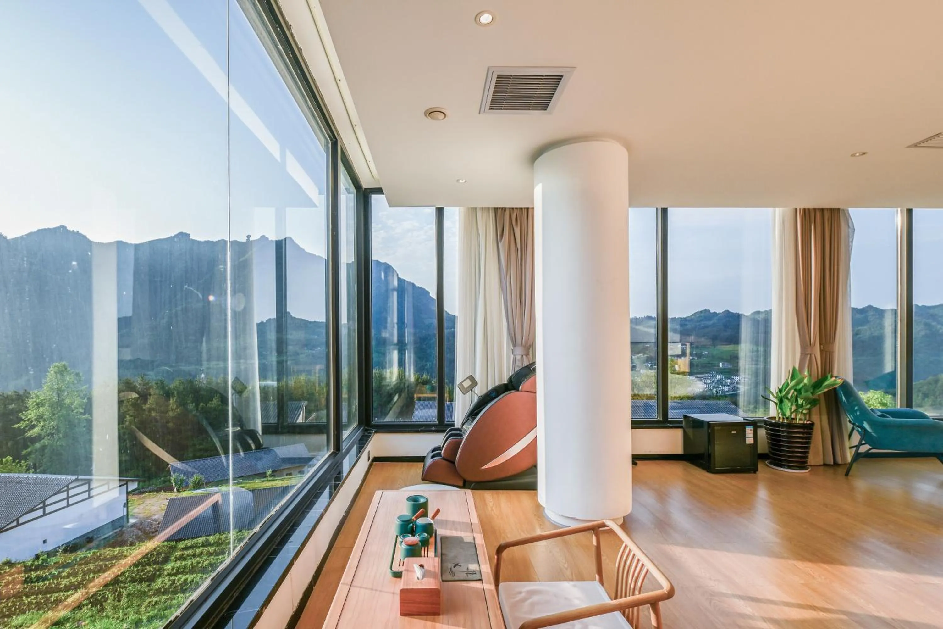 Day in XMAN Sunrise Peaks Resort