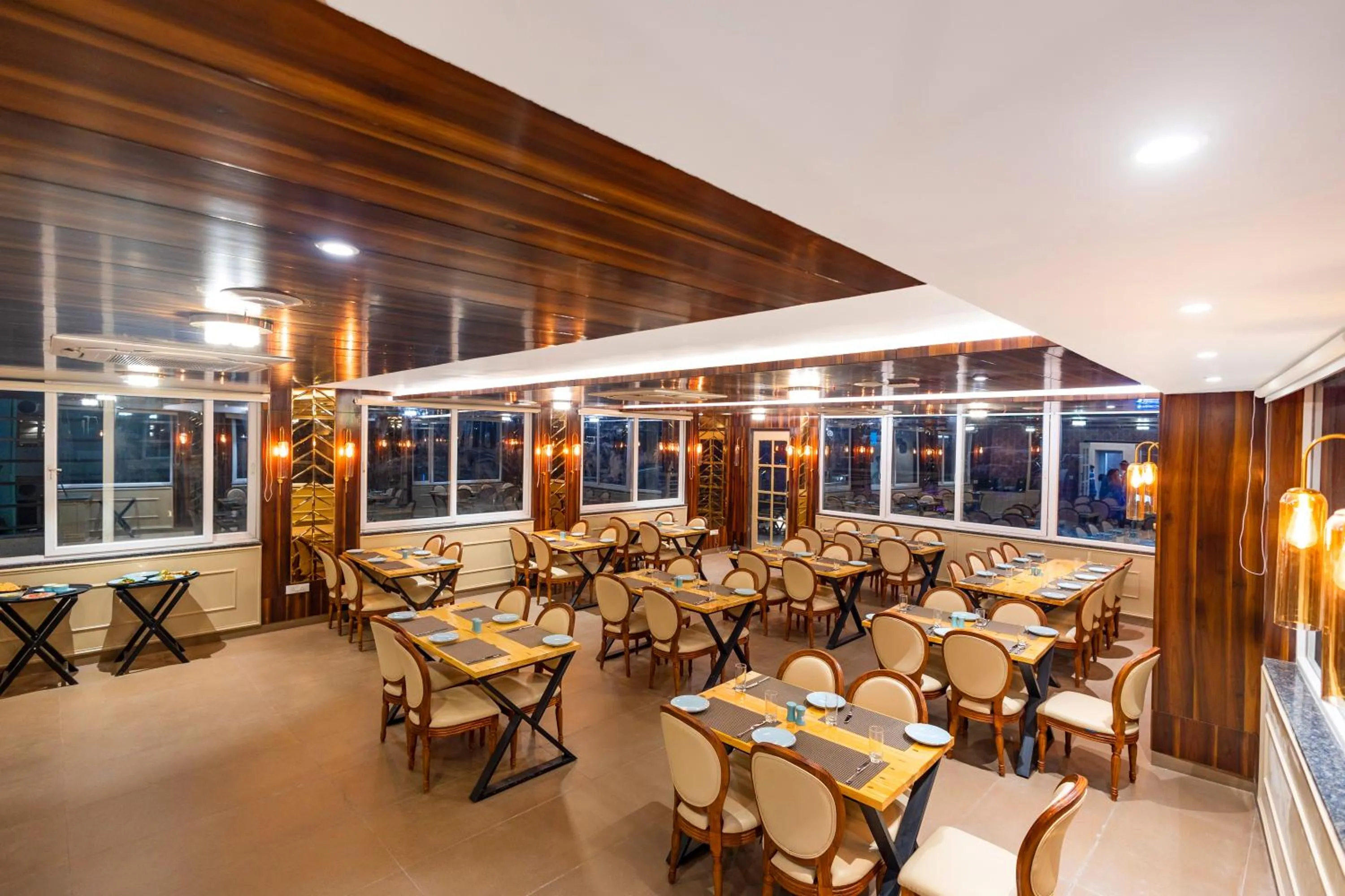 Restaurant/places to eat in Pride Hotel And Resort Rishikesh