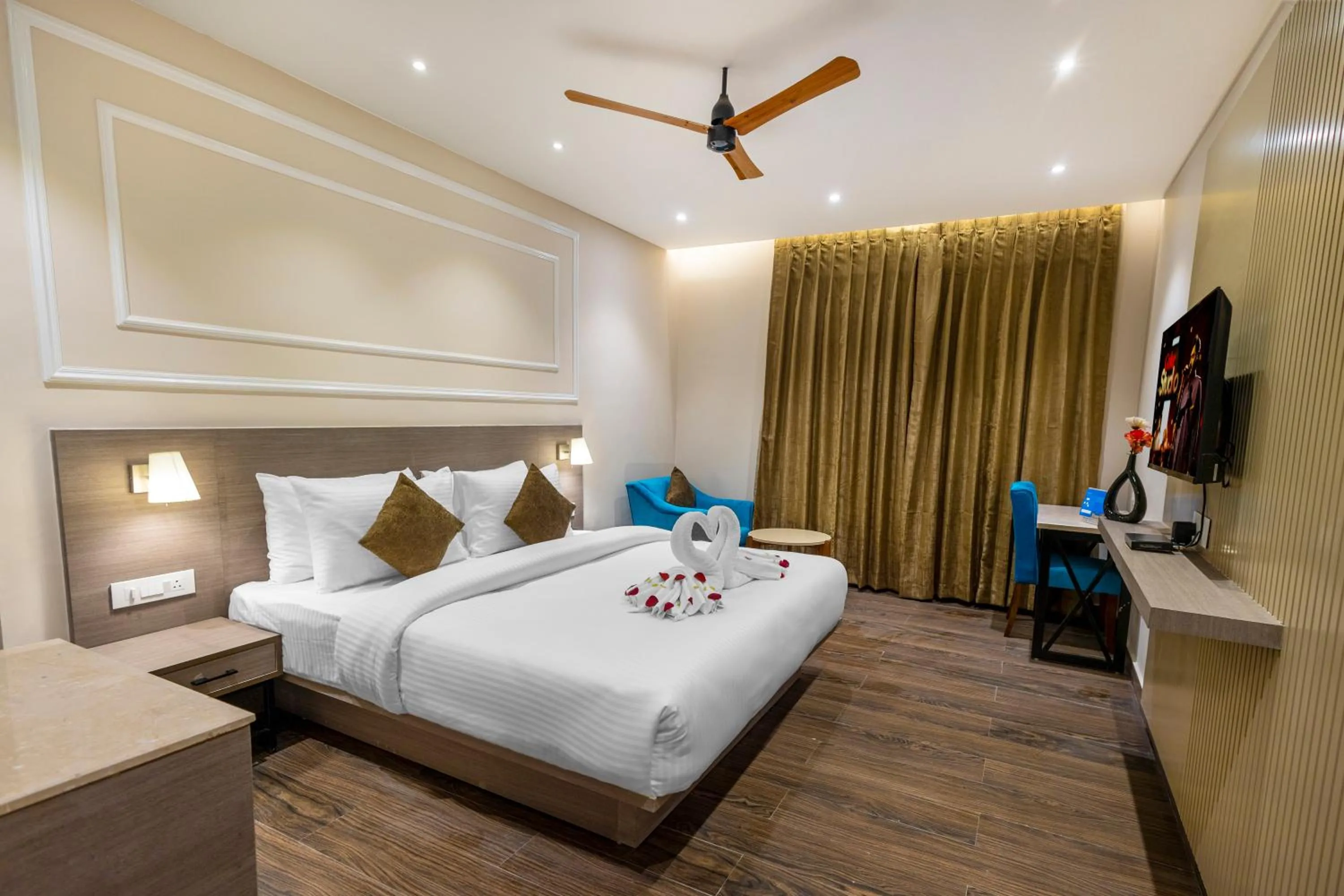 Bed in Pride Hotel And Resort Rishikesh