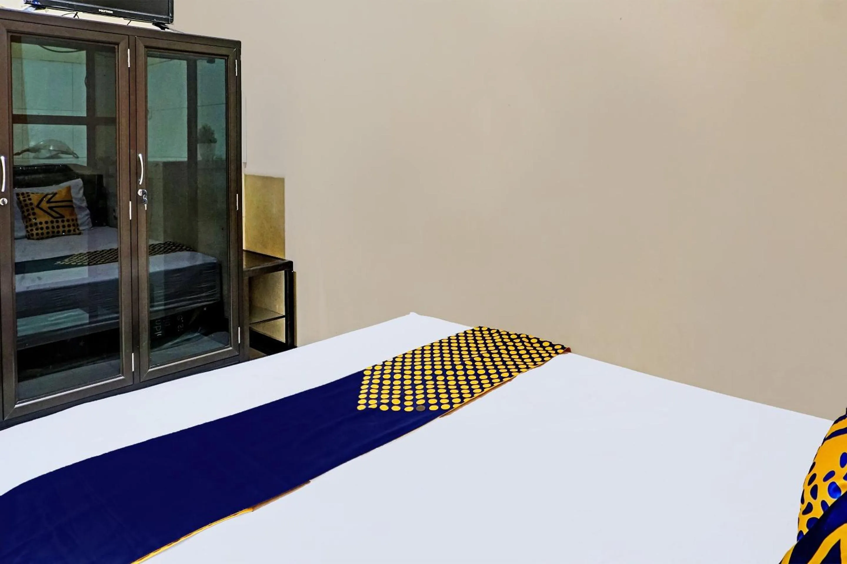 Bedroom, Bed in OYO Life 92353 Purnama Syariah Guest House