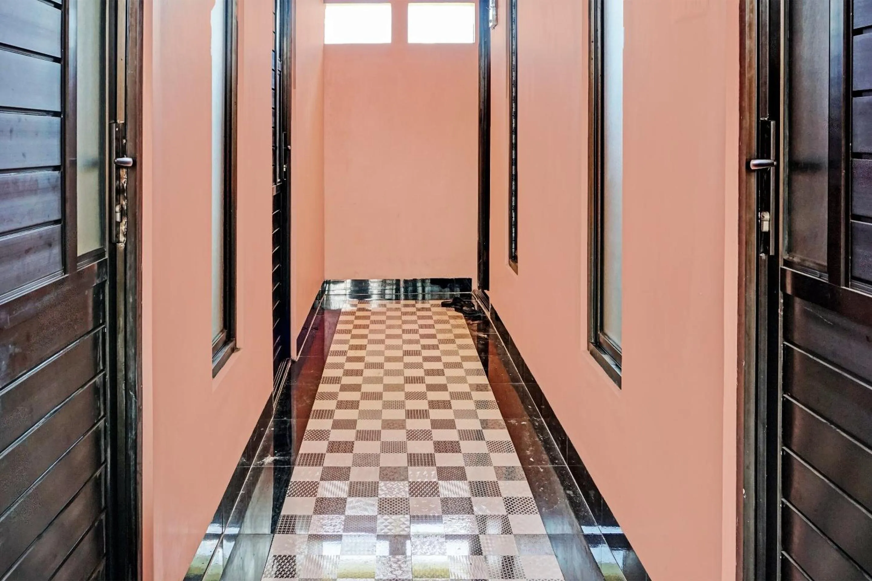 Lobby or reception in OYO Life 92353 Purnama Syariah Guest House