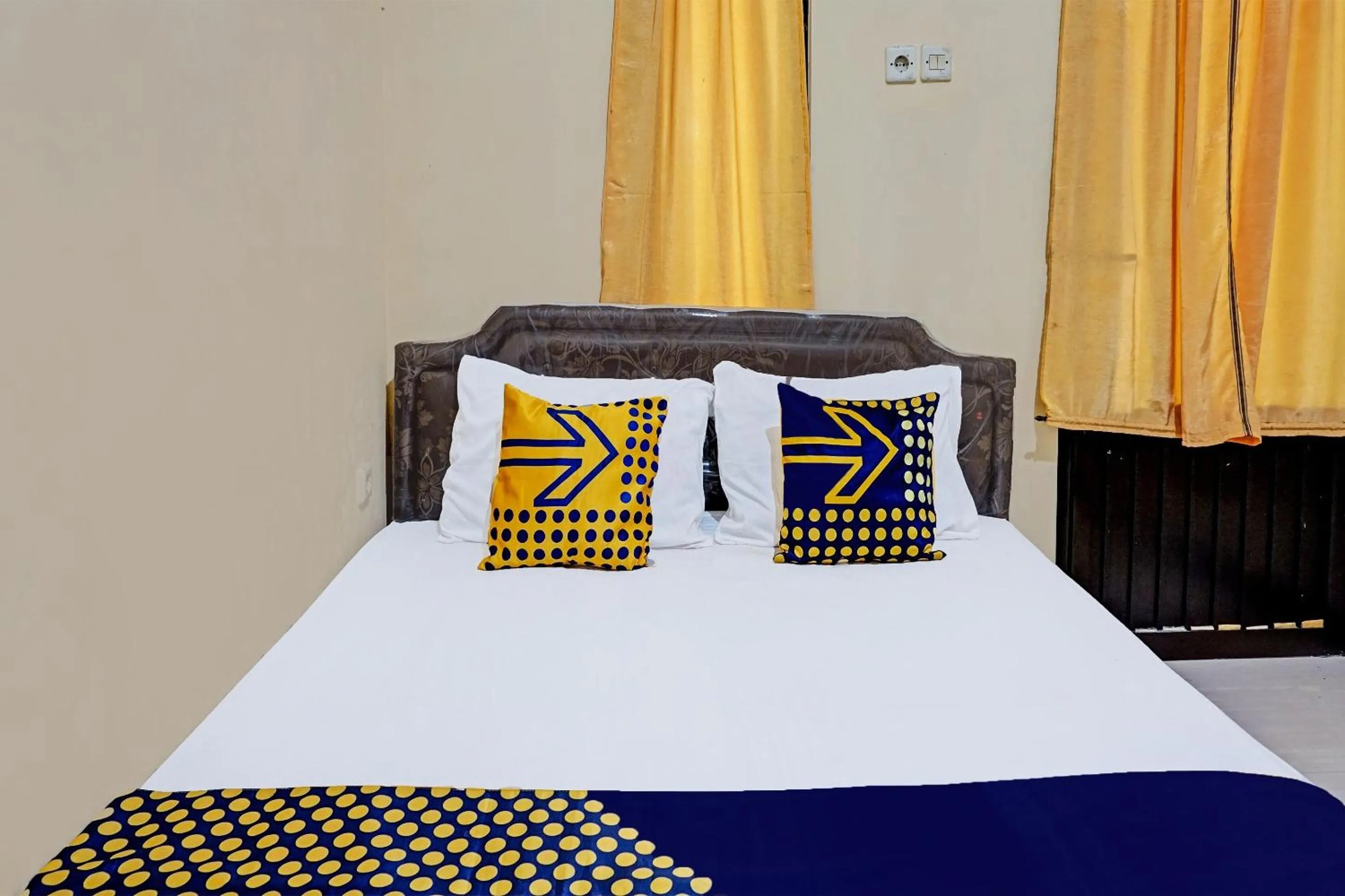 Bedroom, Bed in OYO Life 92353 Purnama Syariah Guest House