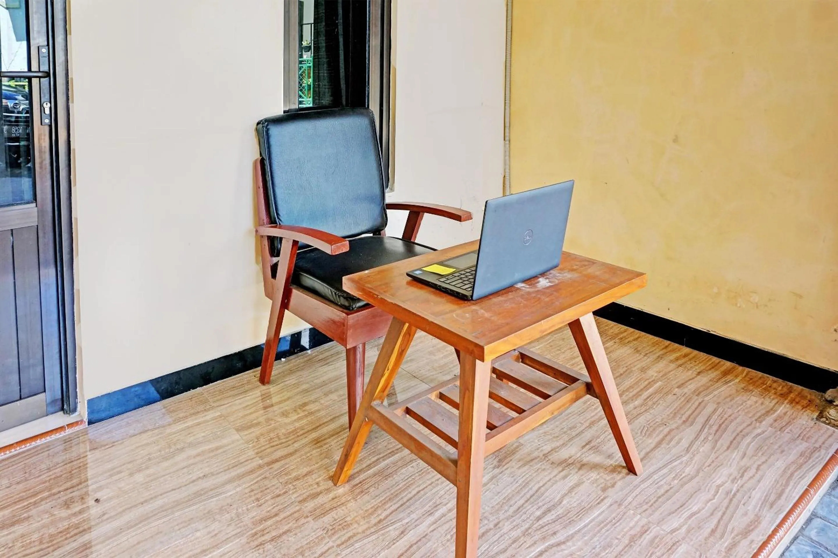 Lobby or reception in OYO Life 92353 Purnama Syariah Guest House