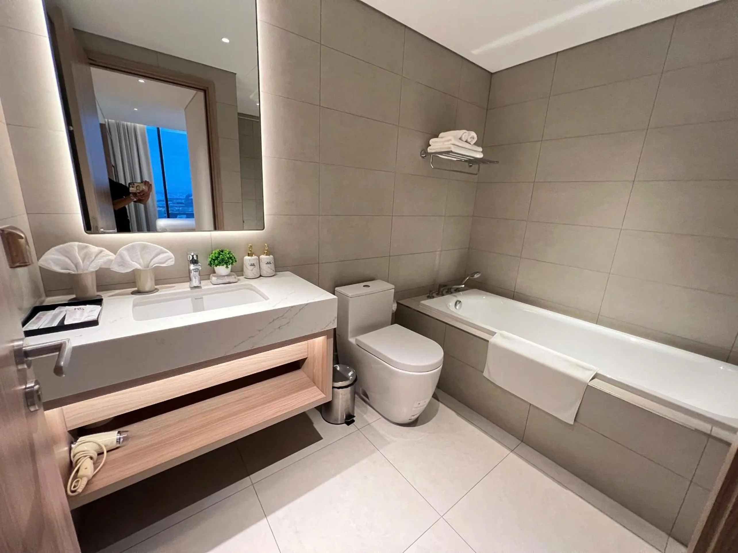 Bathroom in HB Serviced Apartment - Alacarte Hạ Long