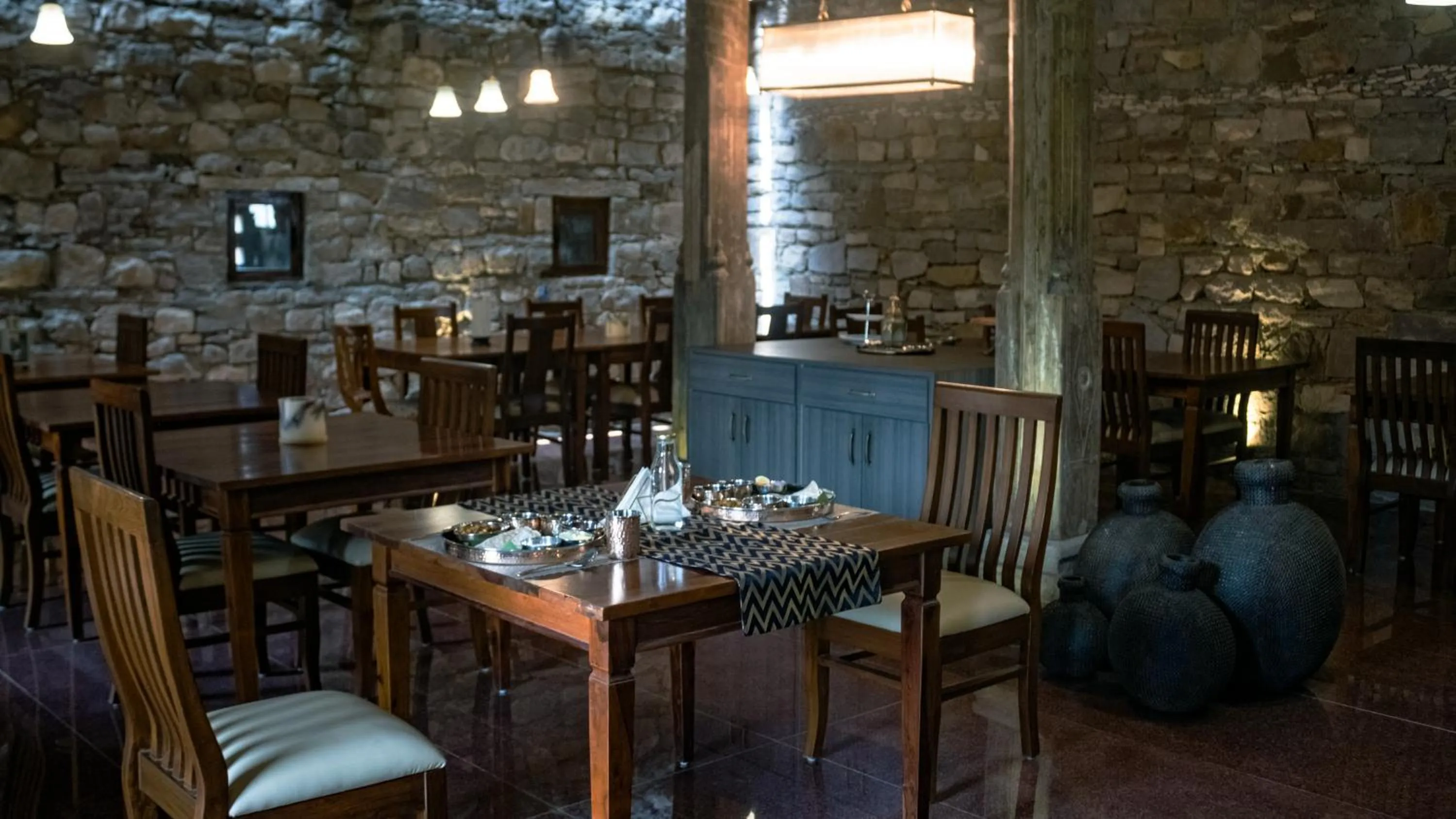 Restaurant/places to eat in Wada1