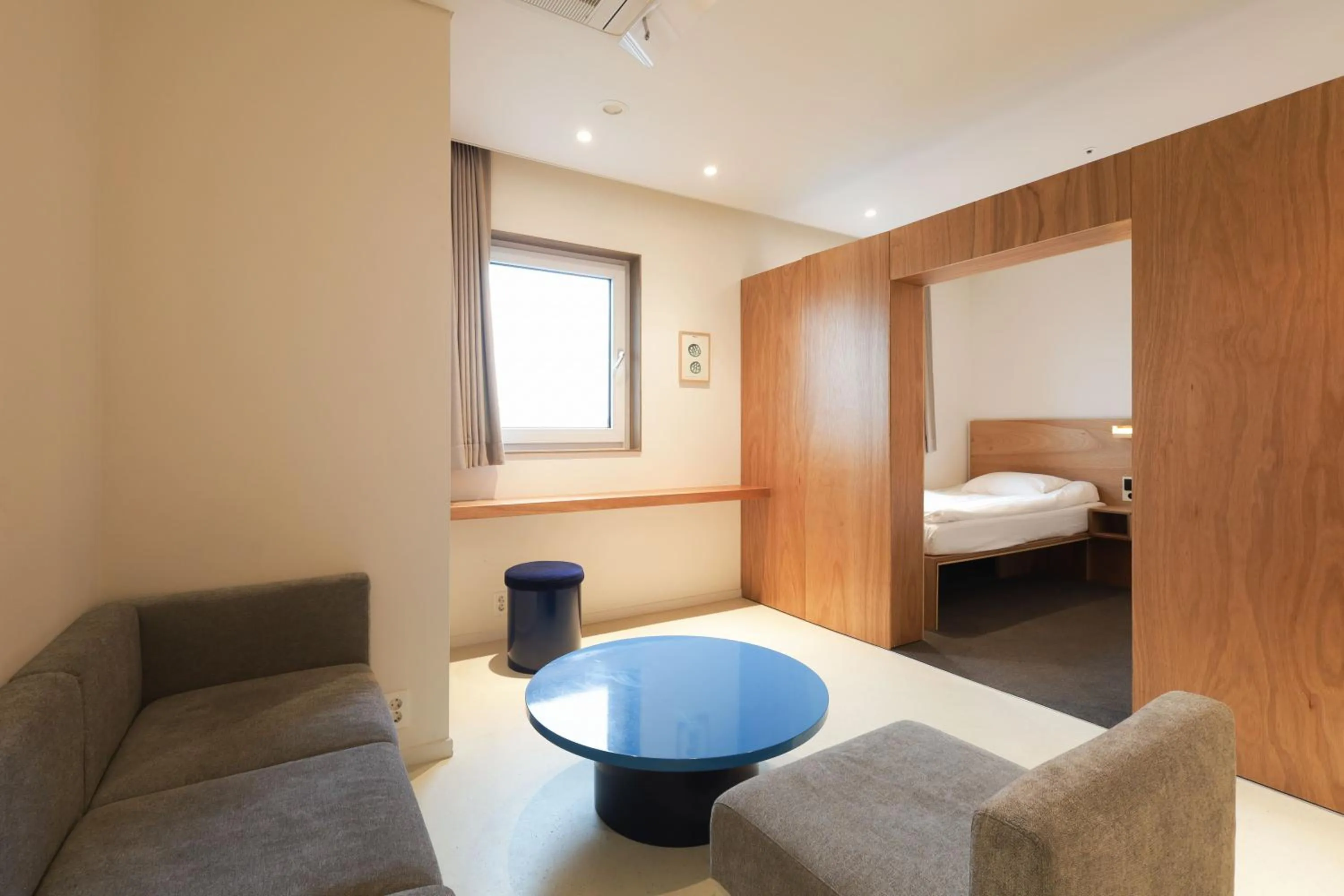 Photo of the whole room, Bed in Mangrove Sinseol